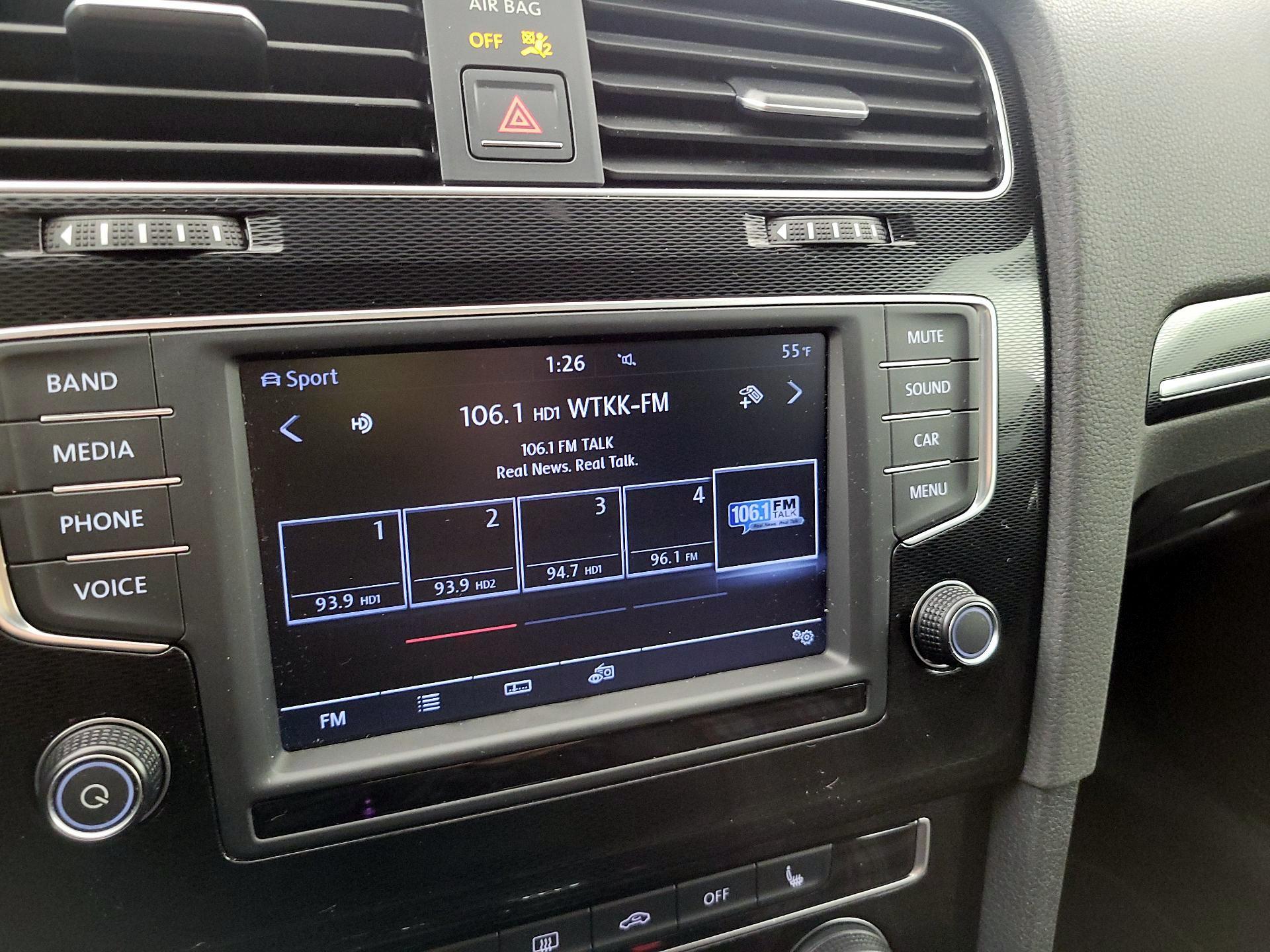 Thumbnail: 2017 Volkswagen Golf - 15