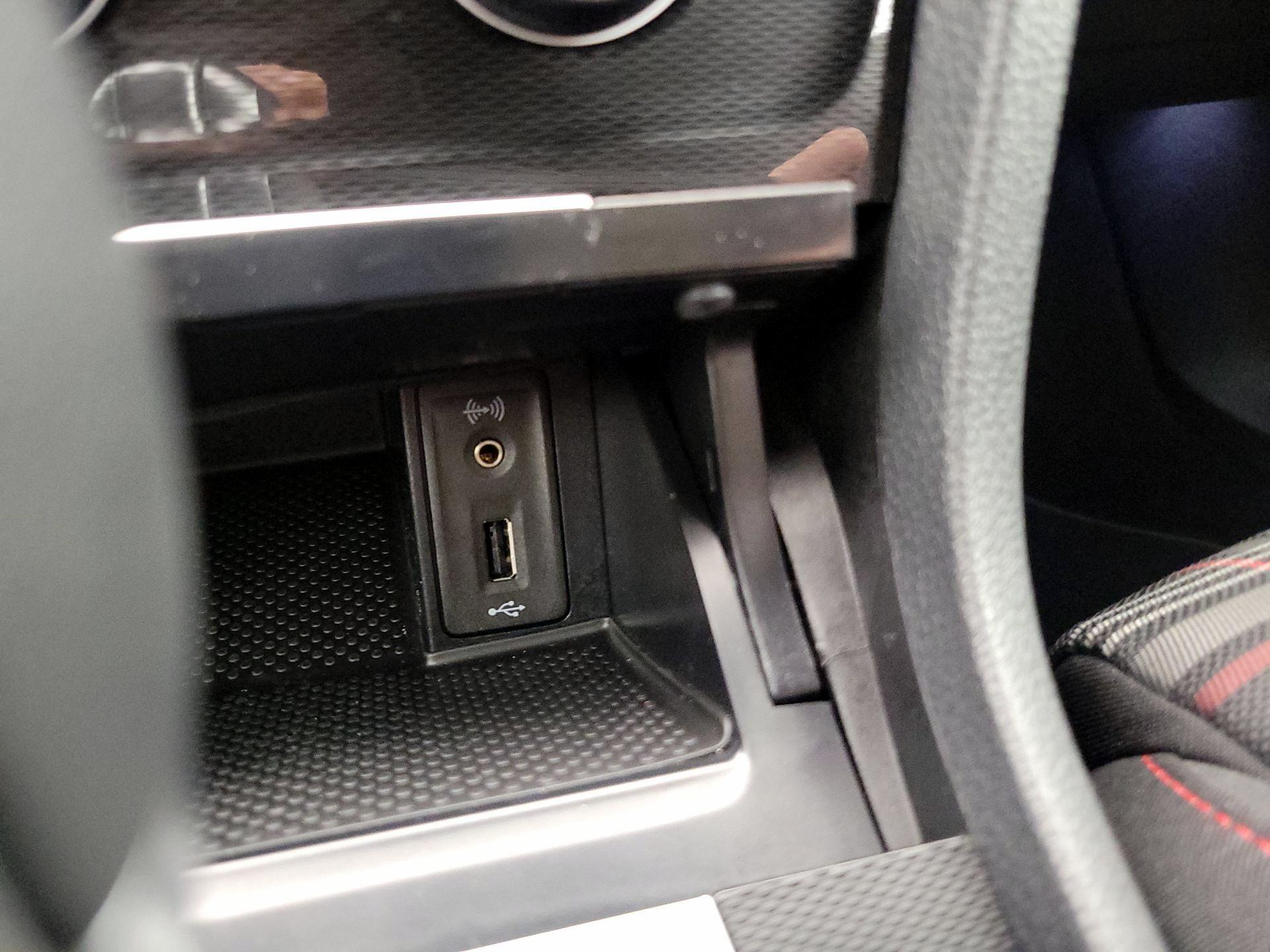 Thumbnail: 2017 Volkswagen Golf - 18