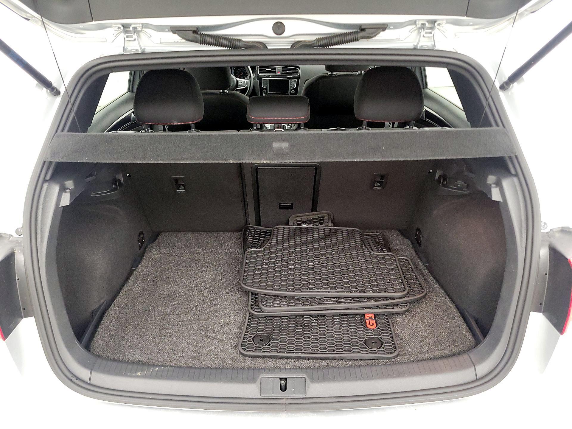 Thumbnail: 2017 Volkswagen Golf - 20