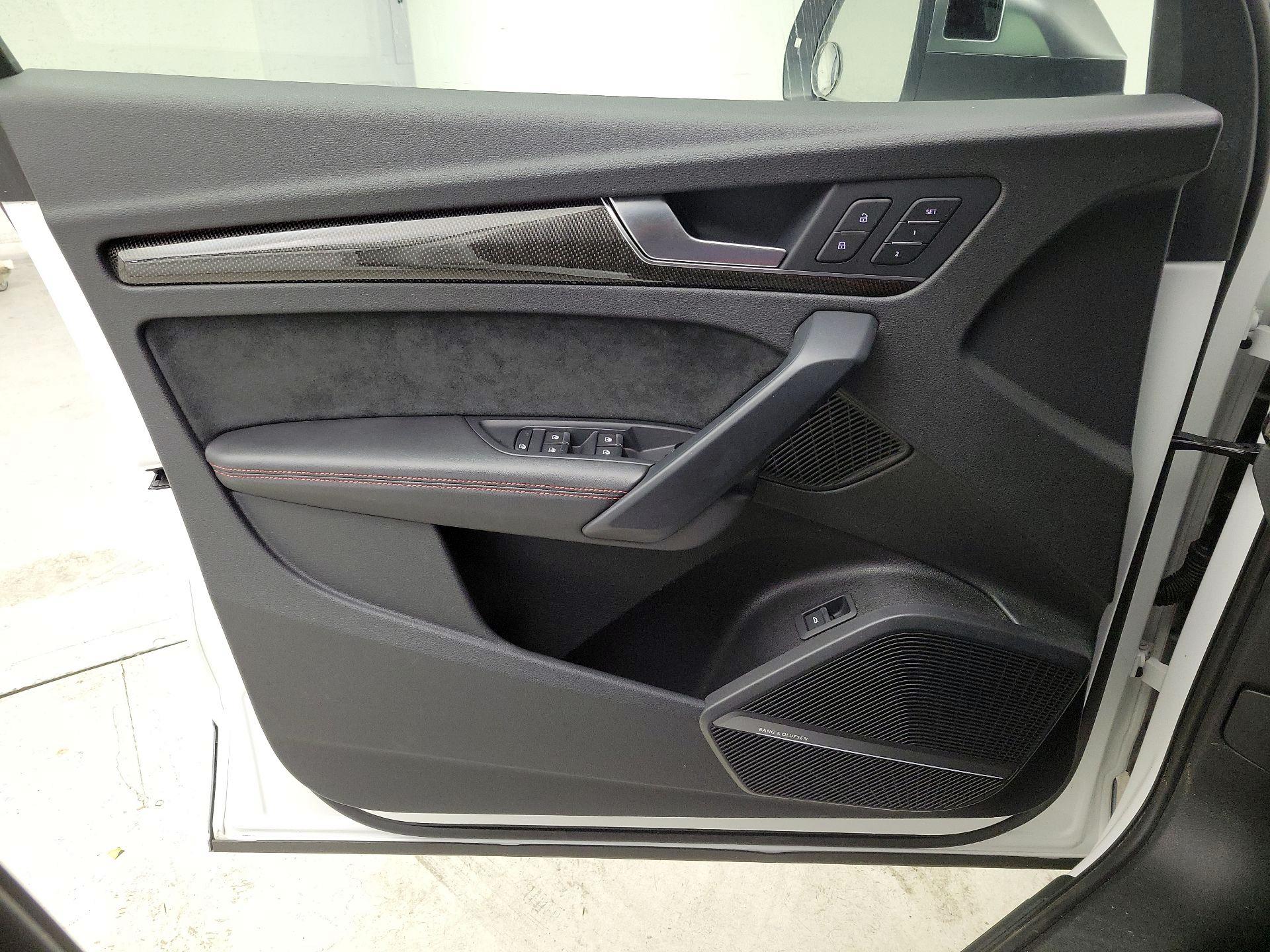 Thumbnail: 2018 Audi SQ5 - 12