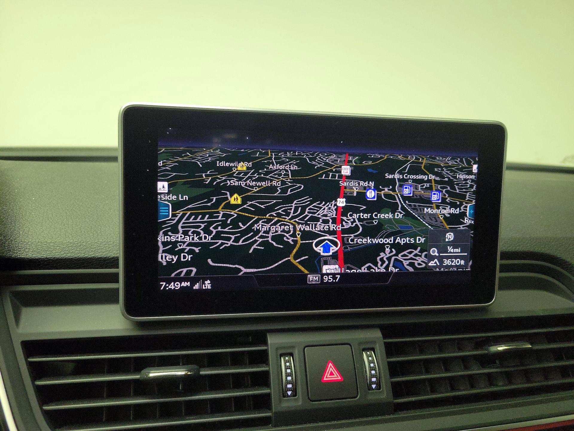 Thumbnail: 2018 Audi SQ5 - 14