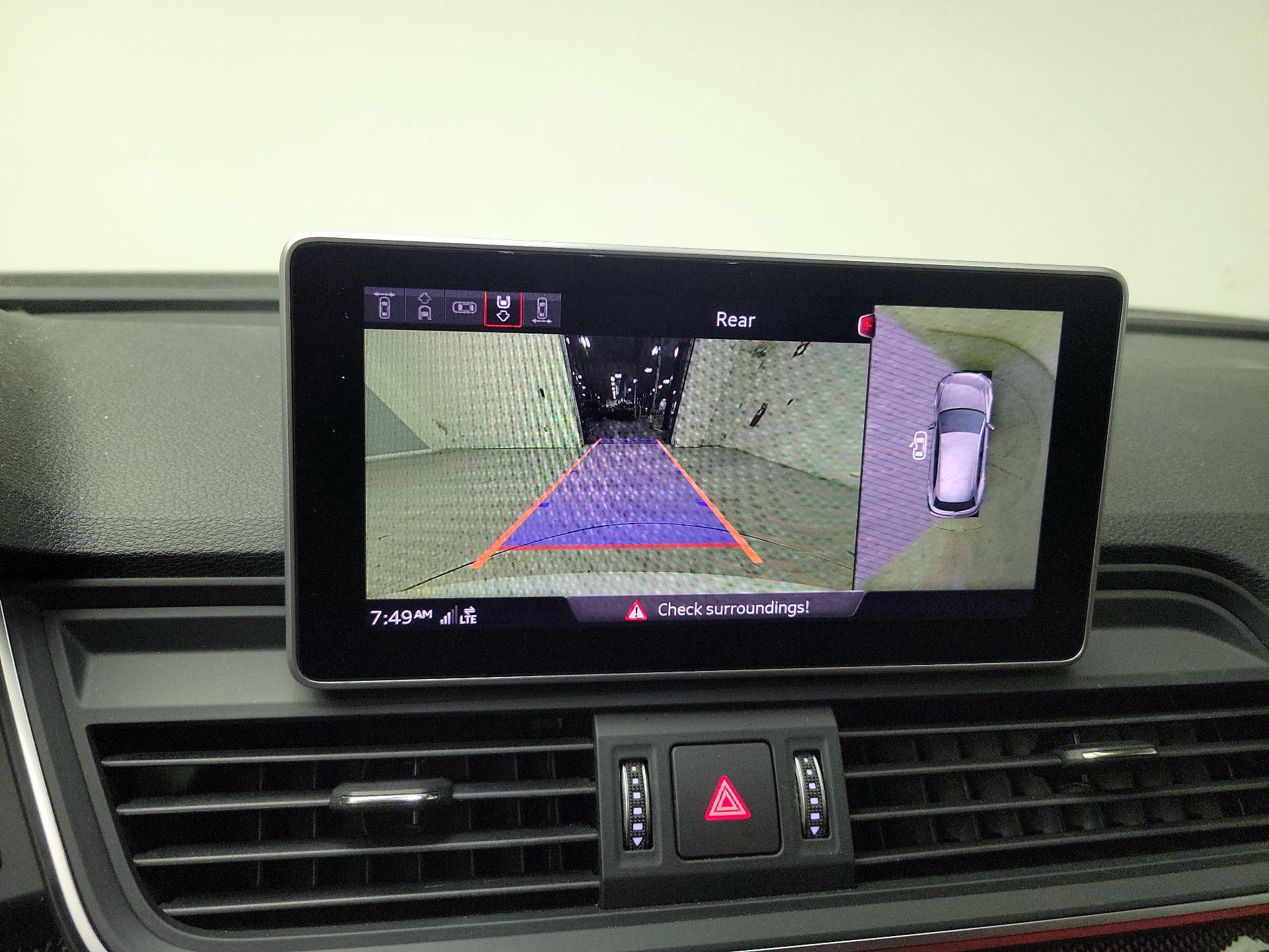 Thumbnail: 2018 Audi SQ5 - 15