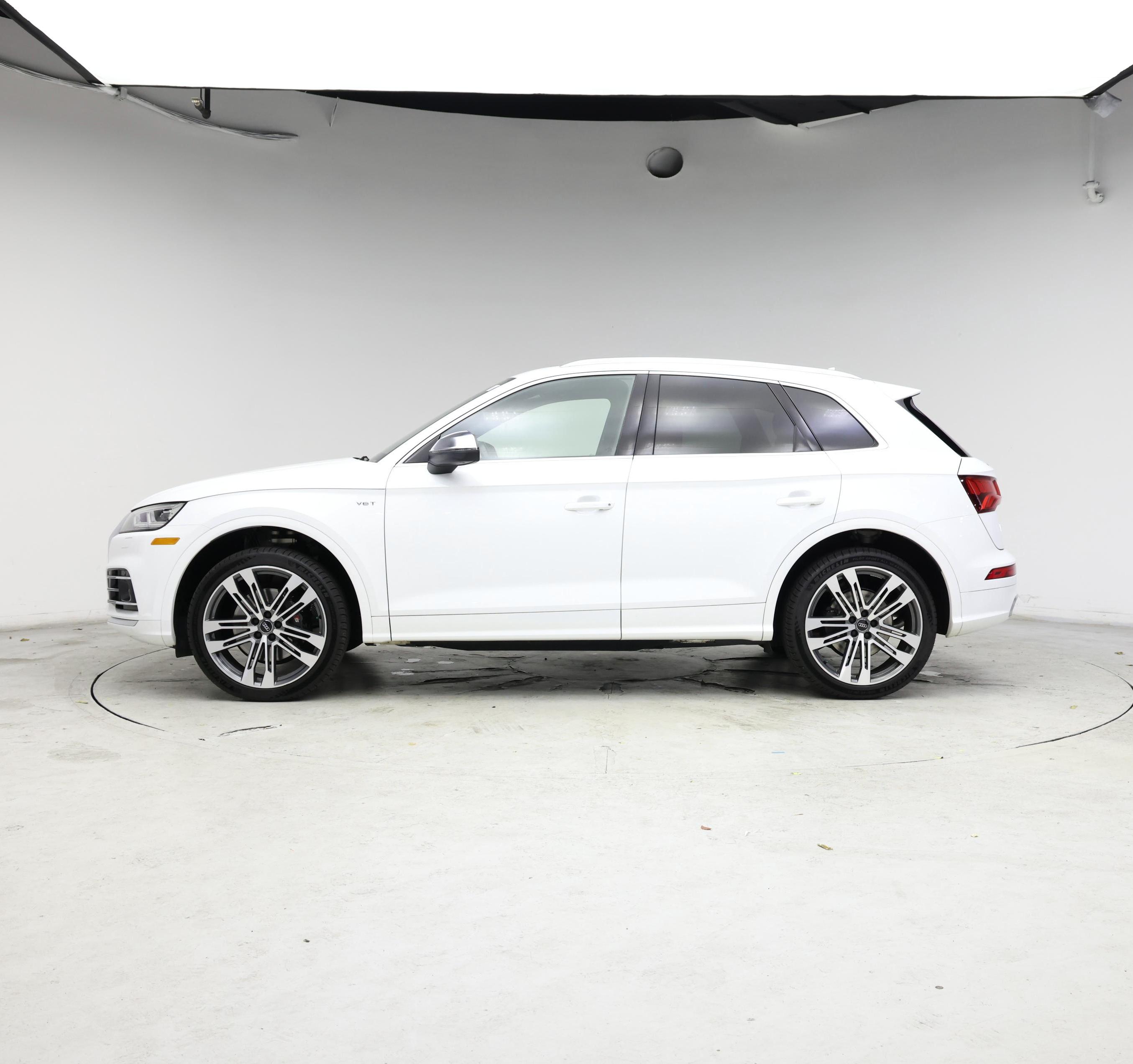 Thumbnail: 2018 Audi SQ5 - 3