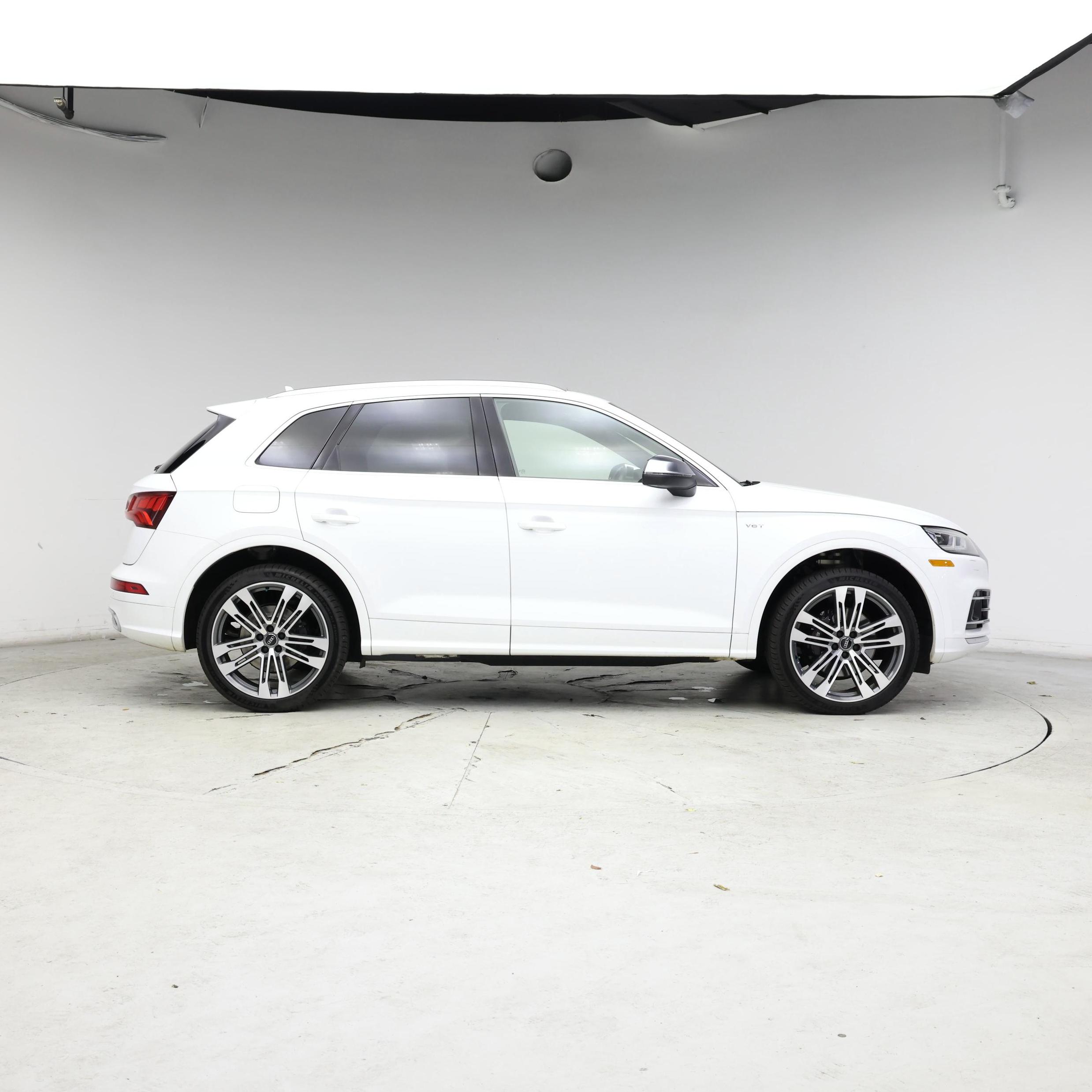 Thumbnail: 2018 Audi SQ5 - 7