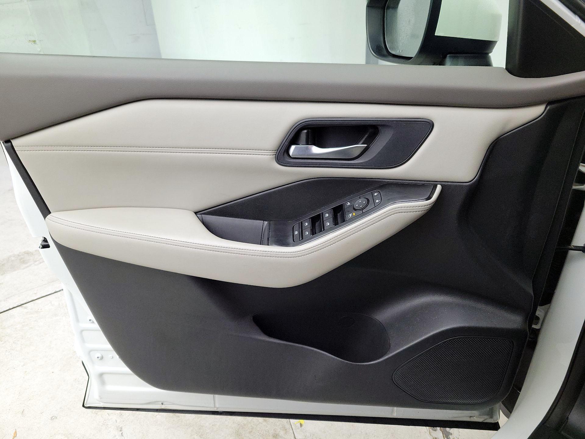 Thumbnail: 2023 Nissan Rogue - 12