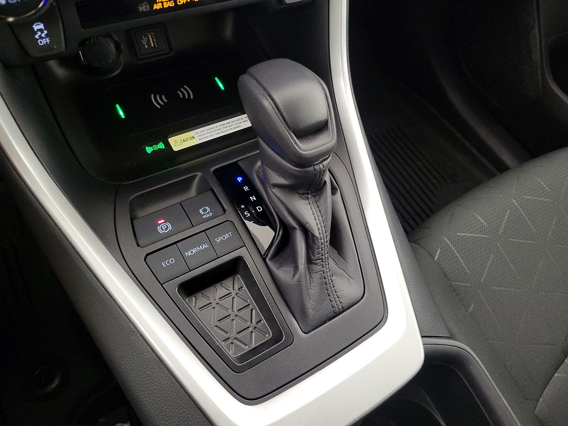 Thumbnail: 2024 Toyota RAV4 - 17