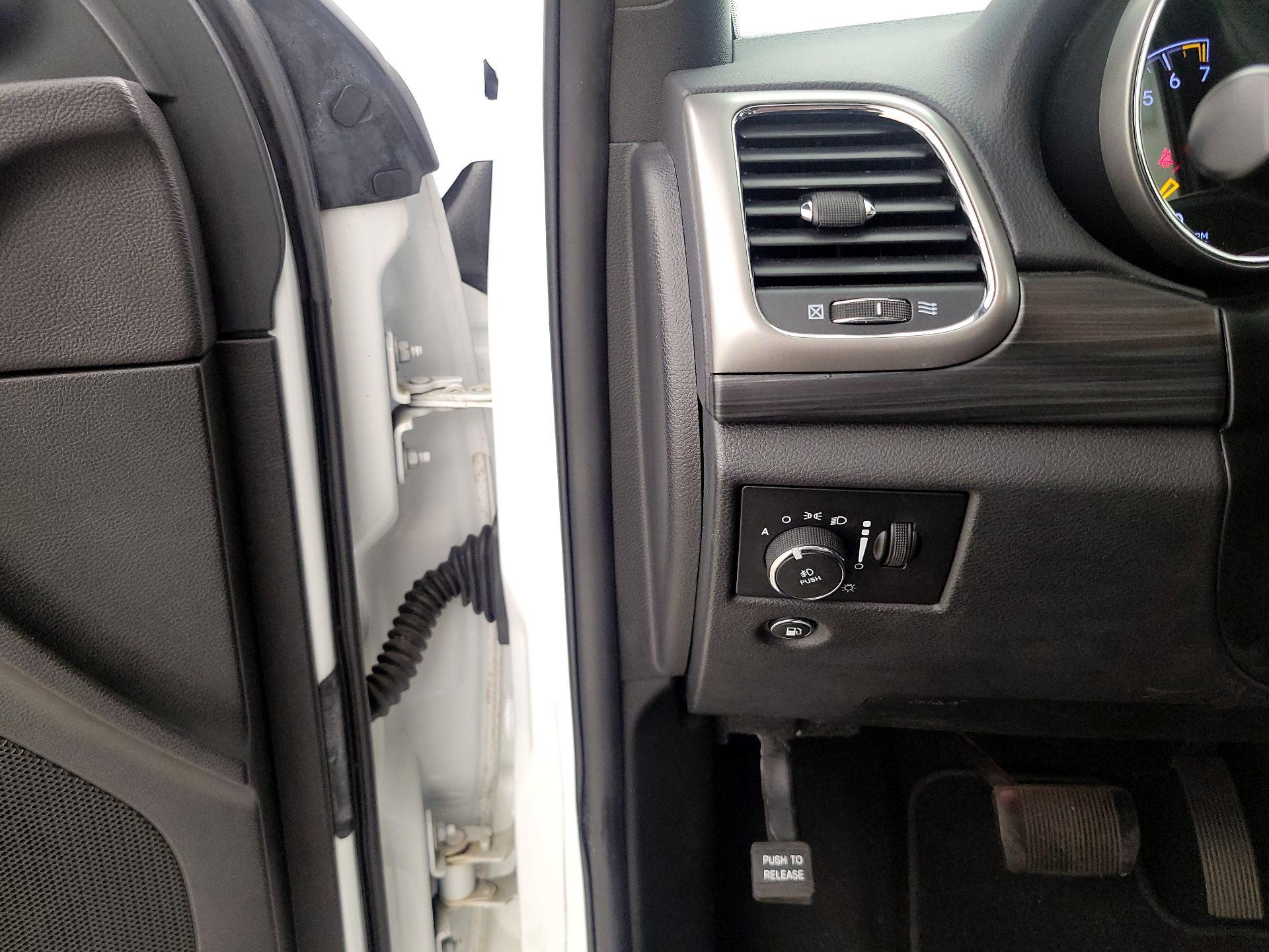 Thumbnail: 2019 Jeep Grand Cherokee - 13