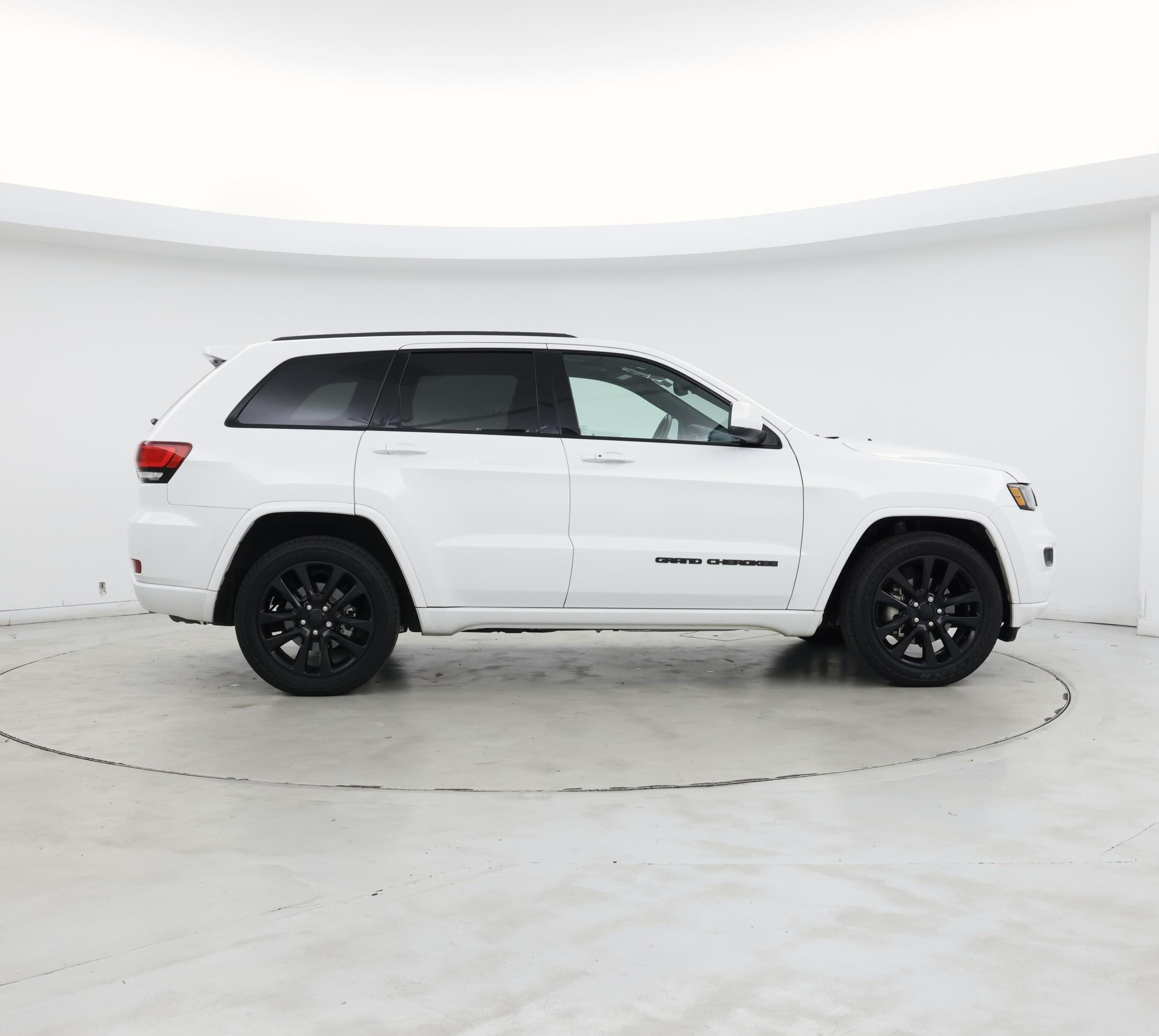 Thumbnail: 2019 Jeep Grand Cherokee - 7