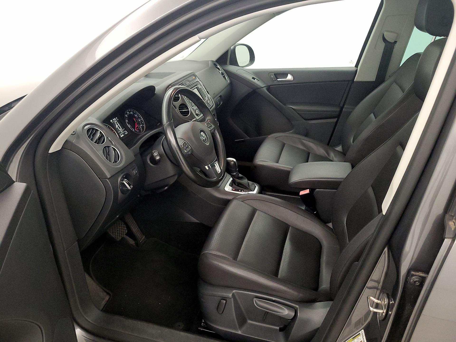 Thumbnail: 2015 Volkswagen Tiguan - 11