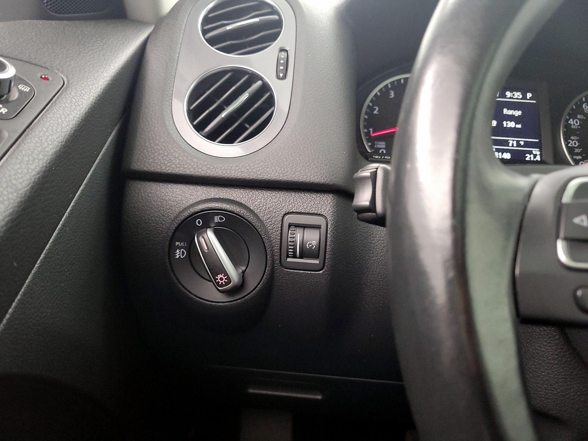 Thumbnail: 2015 Volkswagen Tiguan - 13