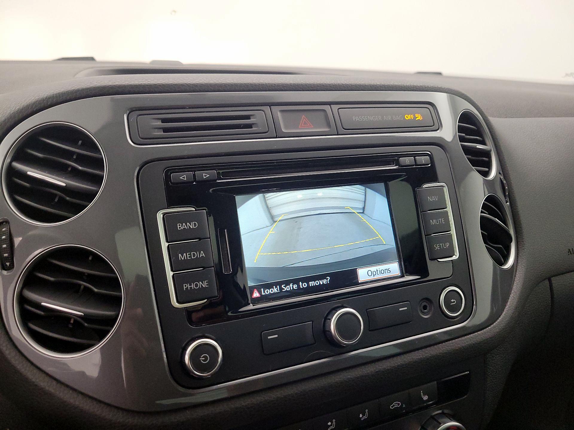 Thumbnail: 2015 Volkswagen Tiguan - 14