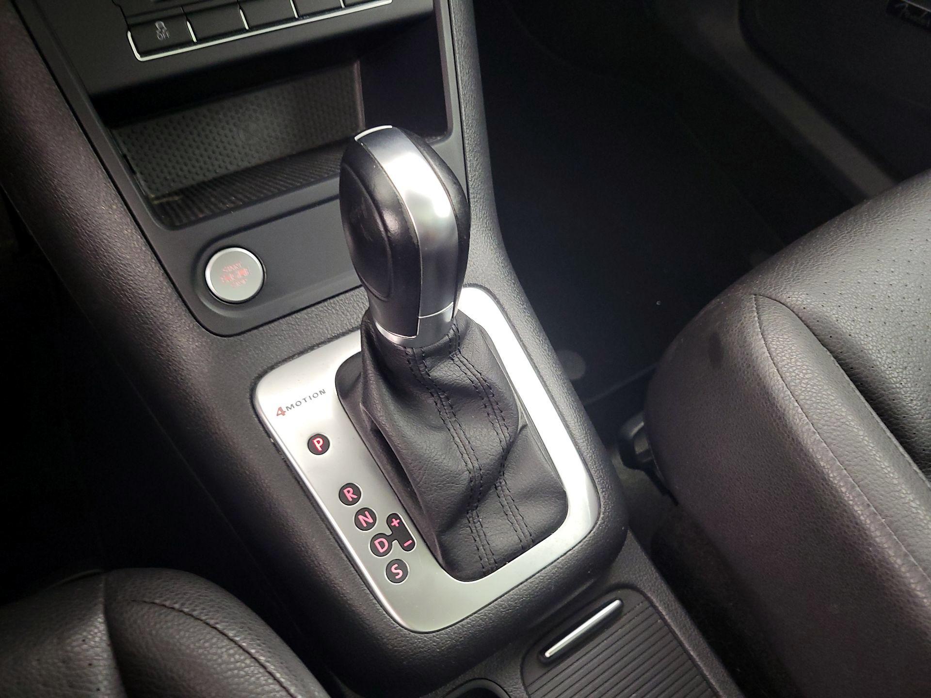 Thumbnail: 2015 Volkswagen Tiguan - 17