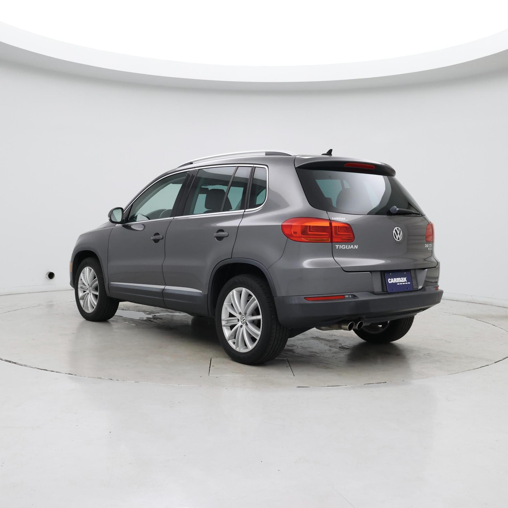 Thumbnail: 2015 Volkswagen Tiguan - 2