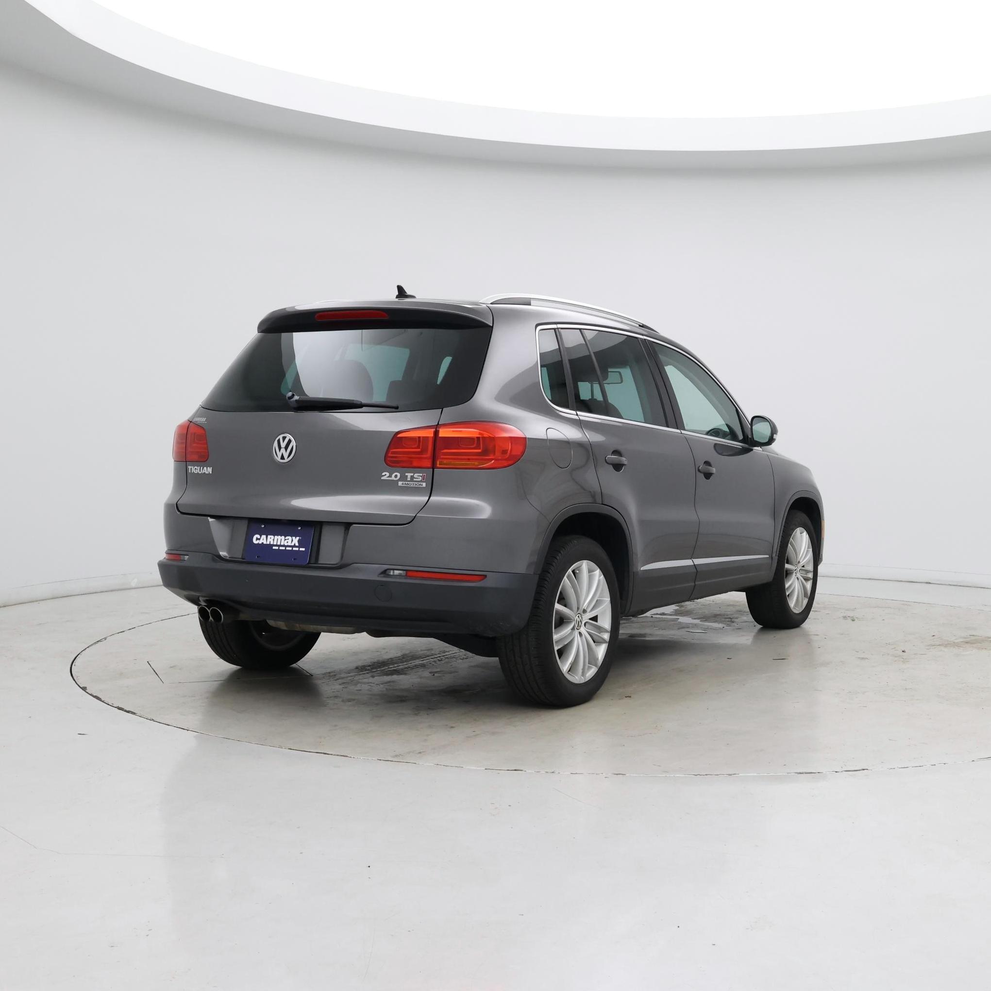 Thumbnail: 2015 Volkswagen Tiguan - 8