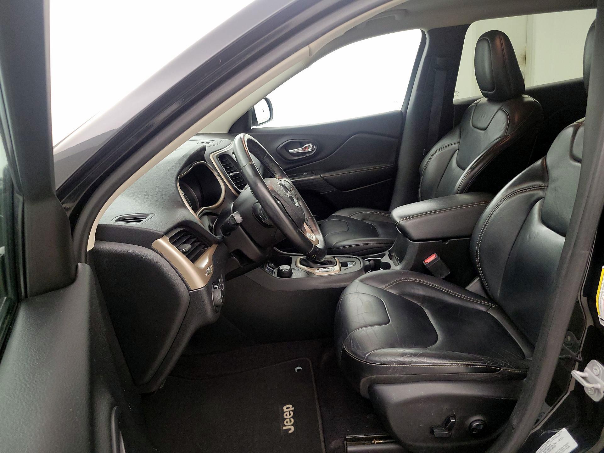 Thumbnail: 2016 Jeep Cherokee - 11