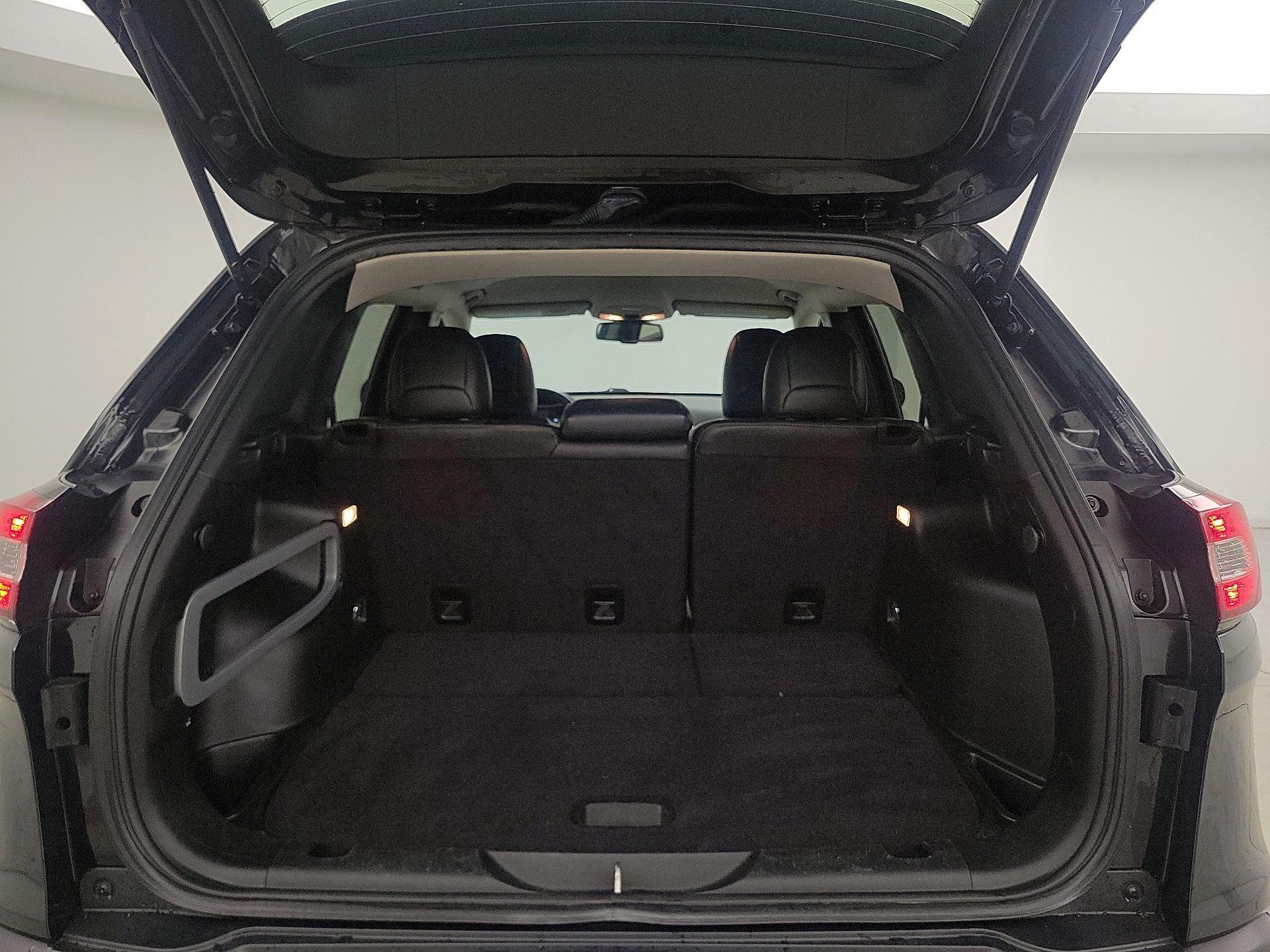 Thumbnail: 2016 Jeep Cherokee - 20