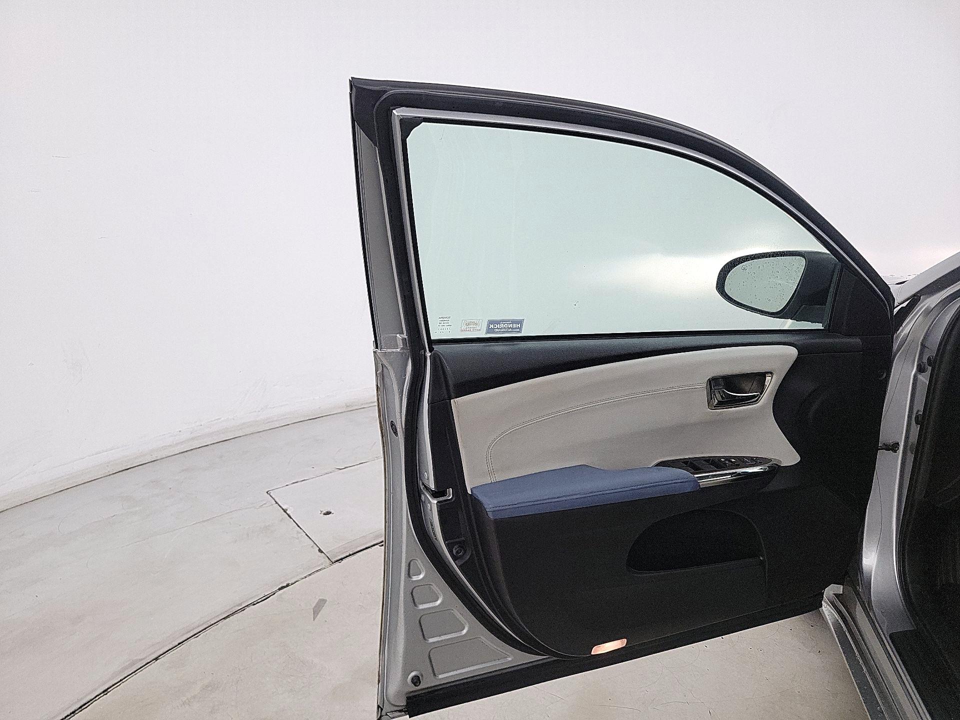 Thumbnail: 2015 Toyota Avalon - 12