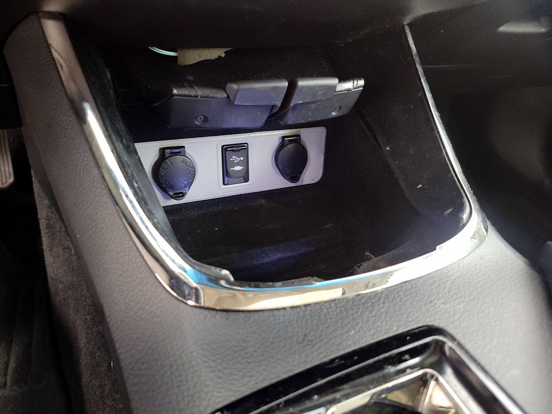 Thumbnail: 2015 Toyota Avalon - 18