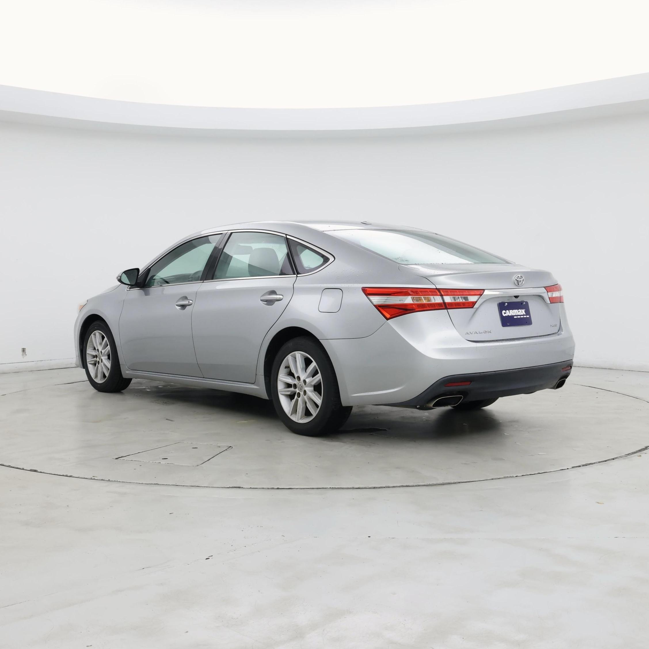 Thumbnail: 2015 Toyota Avalon - 2