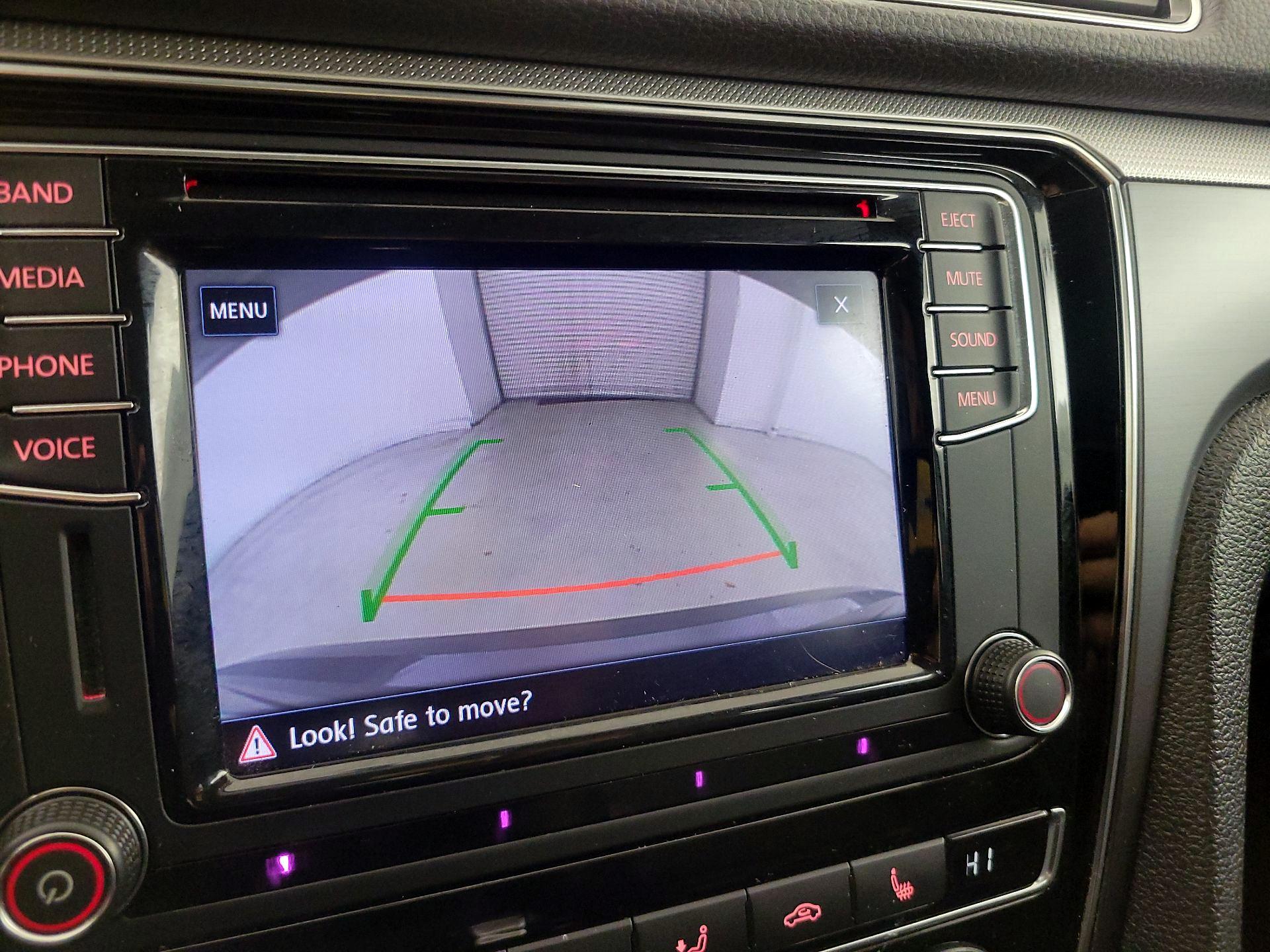 Thumbnail: 2017 Volkswagen Passat - 14