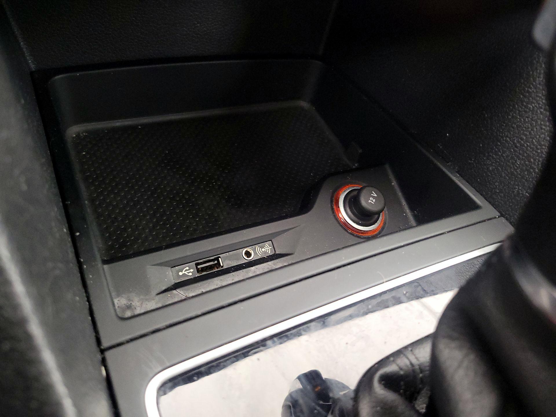 Thumbnail: 2017 Volkswagen Passat - 18