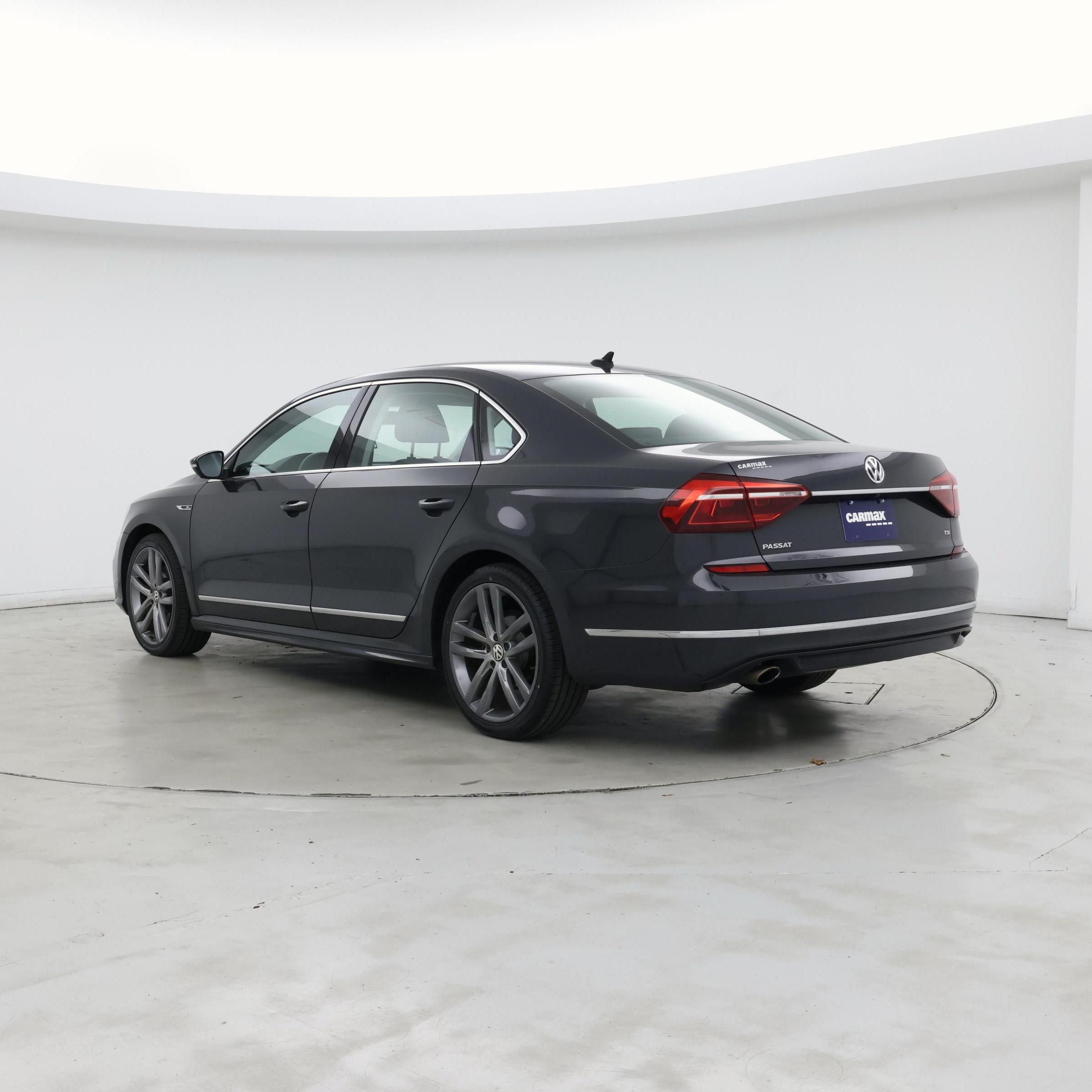 Thumbnail: 2017 Volkswagen Passat - 2