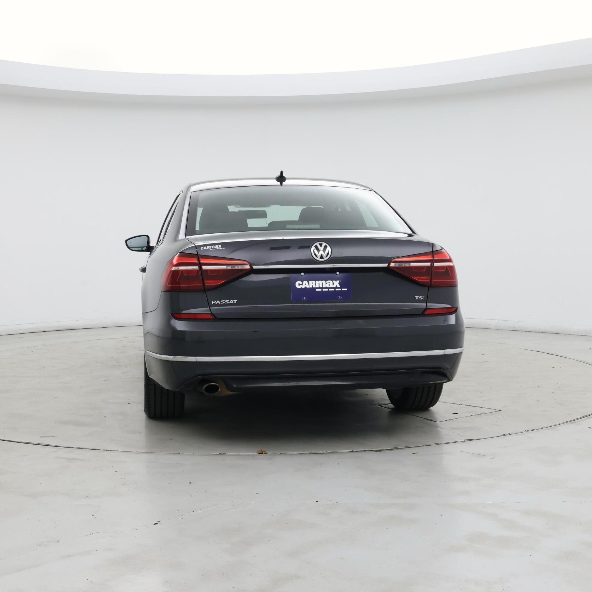 Thumbnail: 2017 Volkswagen Passat - 6