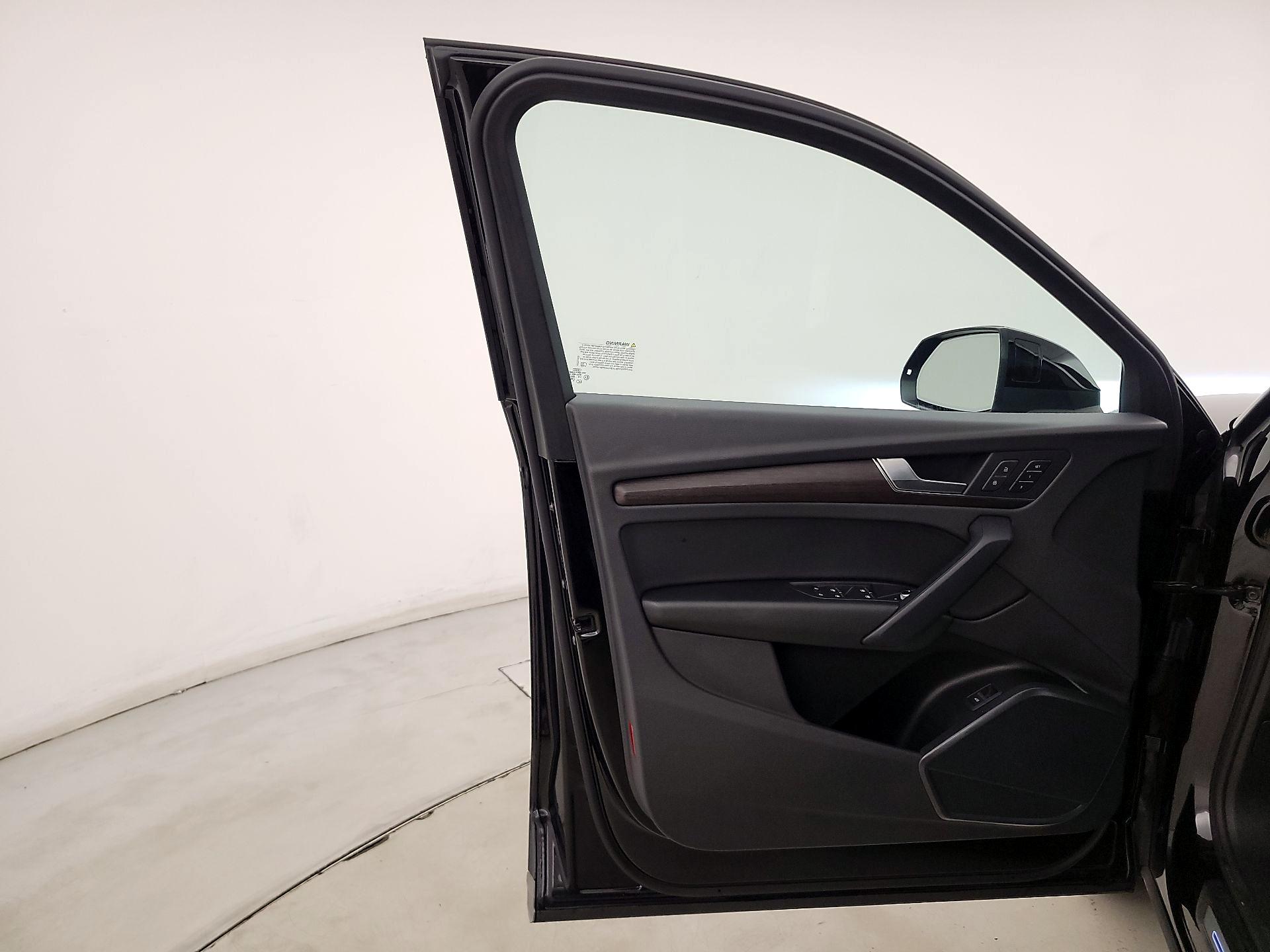 Thumbnail: 2023 Audi Q5 - 12