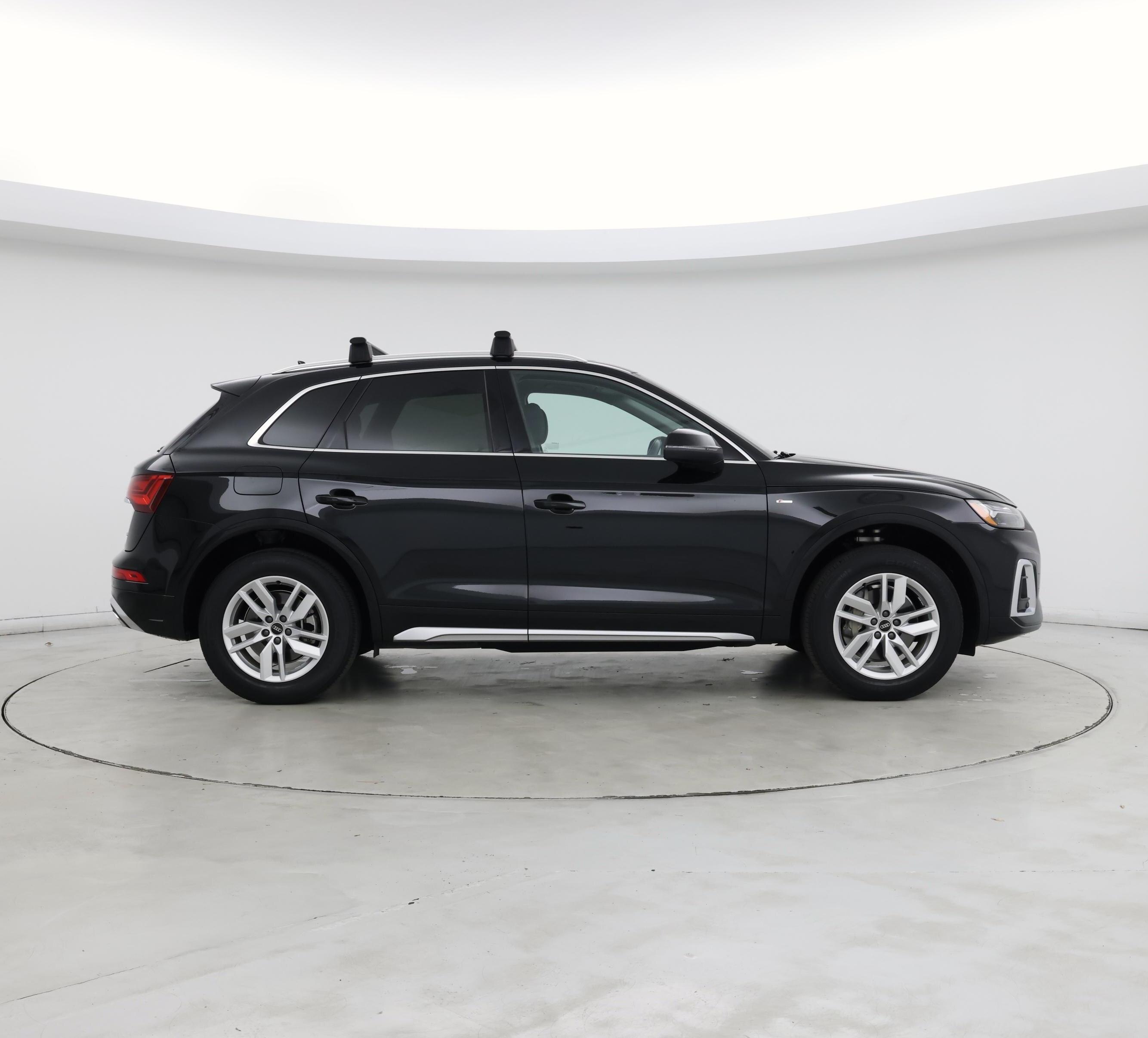 Thumbnail: 2023 Audi Q5 - 7