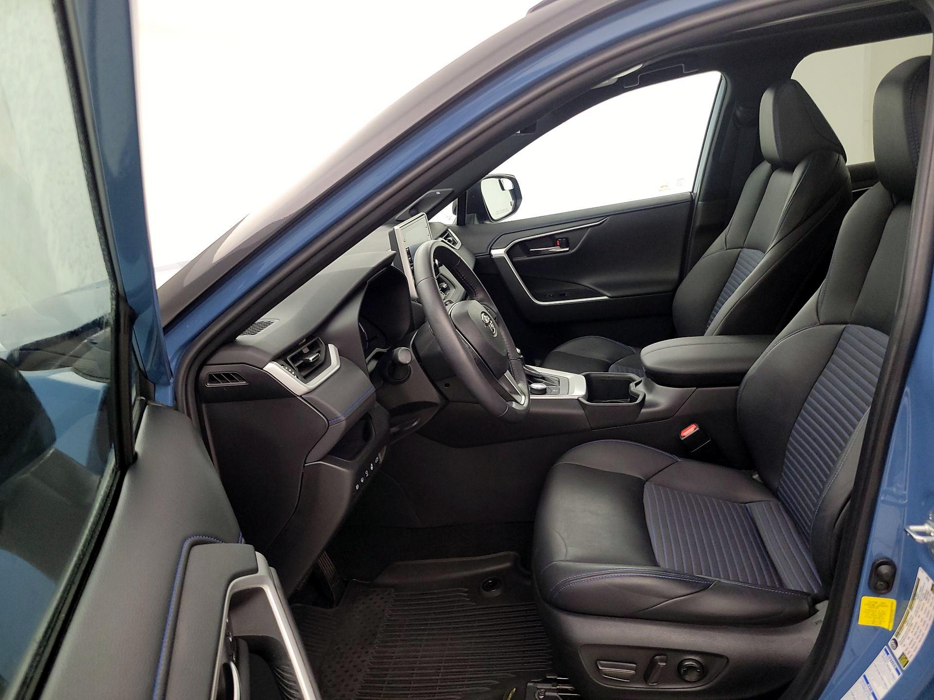 Thumbnail: 2022 Toyota RAV4 - 11