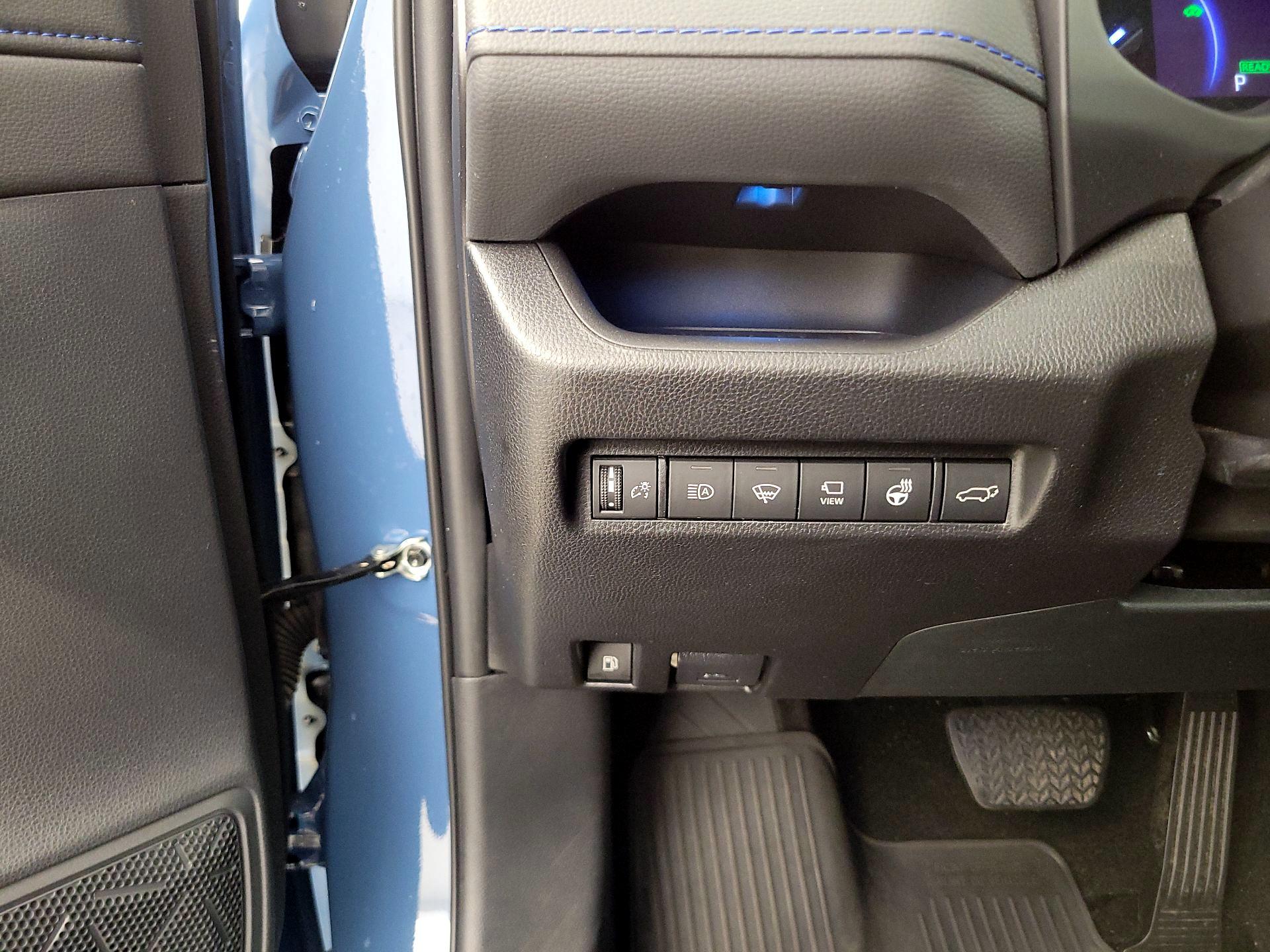 Thumbnail: 2022 Toyota RAV4 - 13