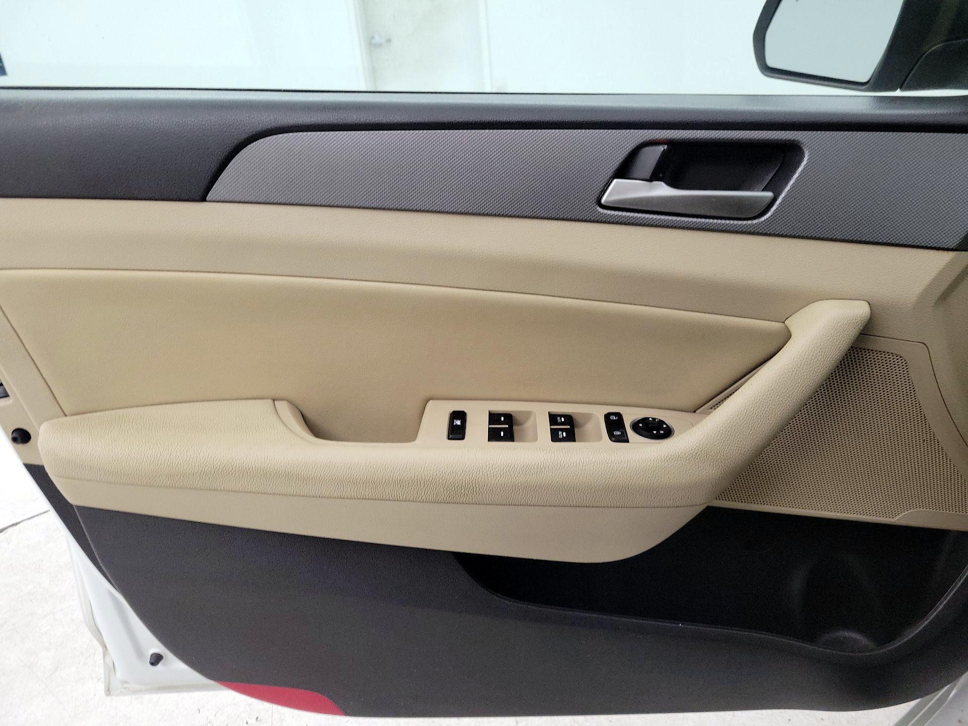 Thumbnail: 2019 Hyundai Sonata - 12