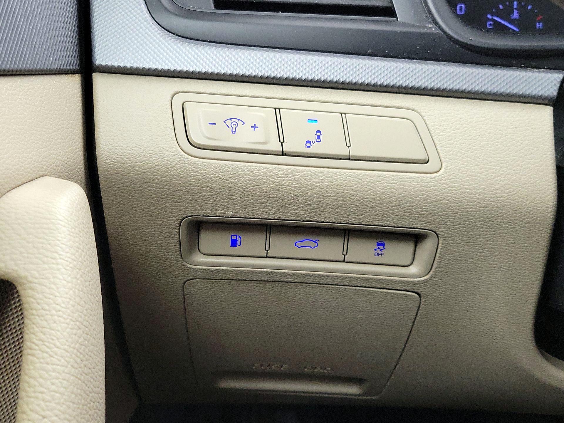 Thumbnail: 2019 Hyundai Sonata - 13