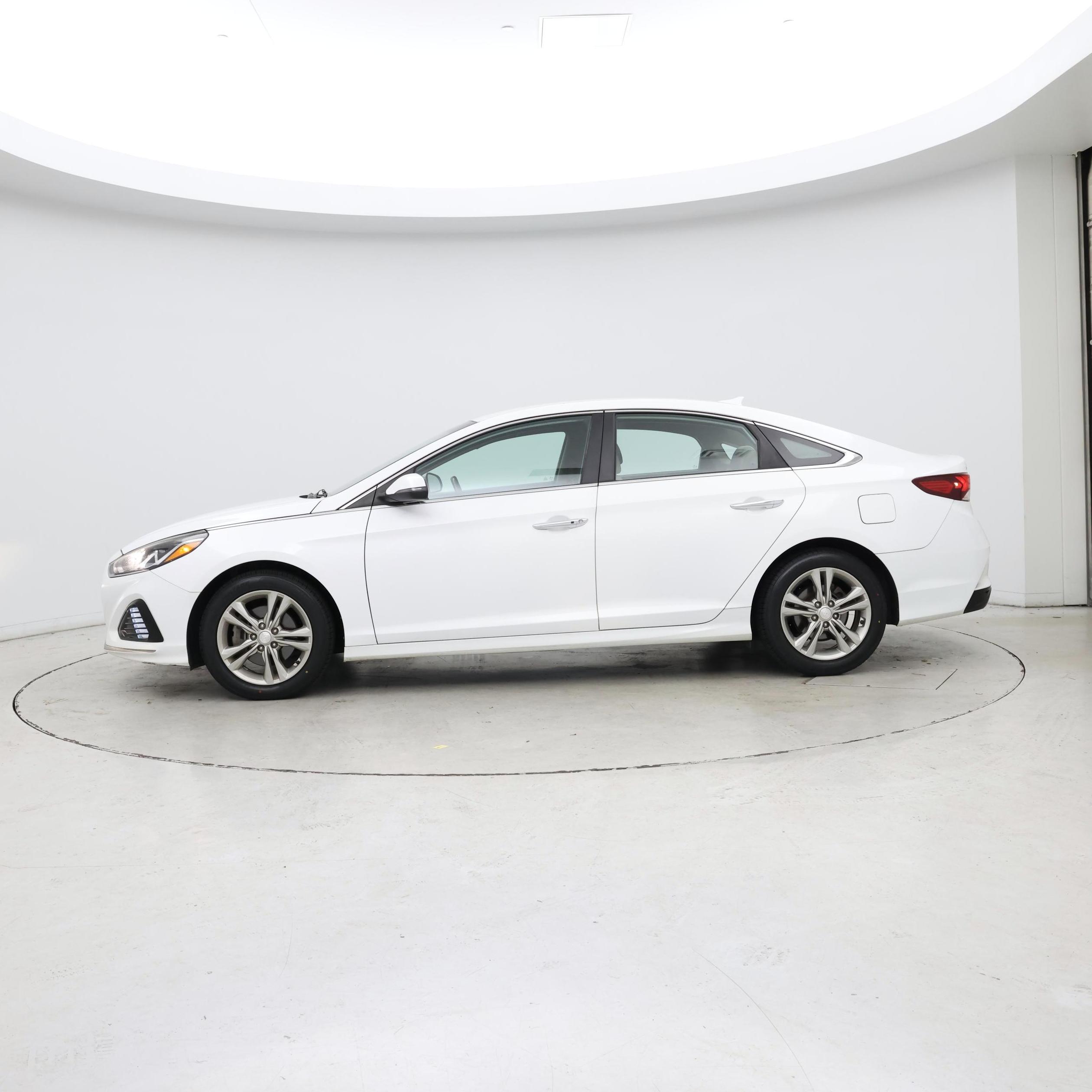 Thumbnail: 2019 Hyundai Sonata - 3