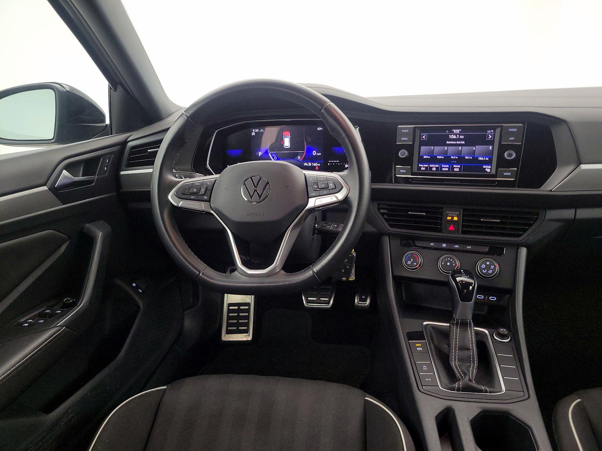 Thumbnail: 2023 Volkswagen Jetta - 10