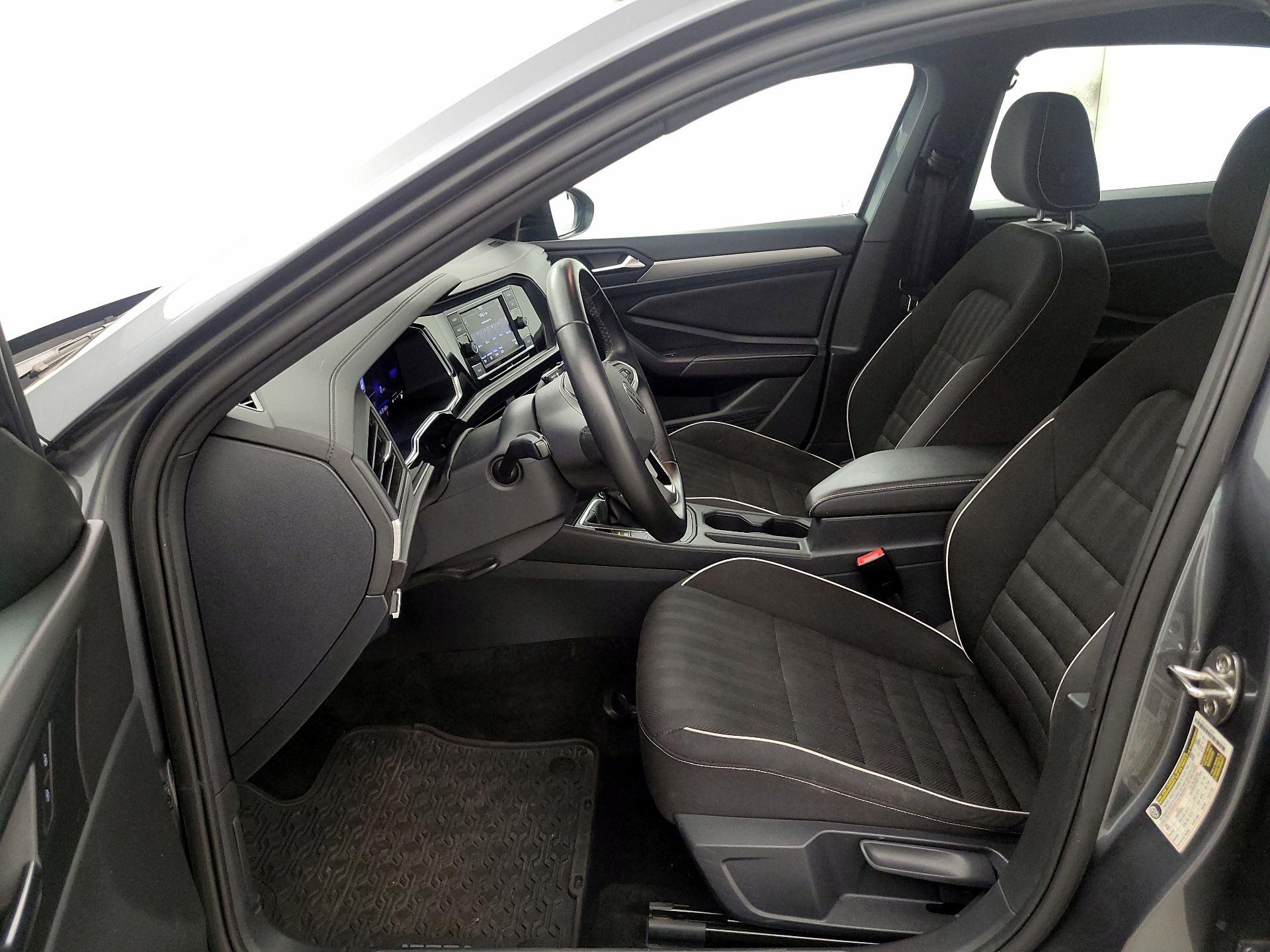 Thumbnail: 2023 Volkswagen Jetta - 11