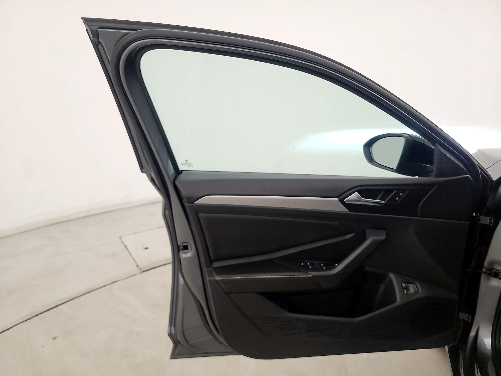 Thumbnail: 2023 Volkswagen Jetta - 12