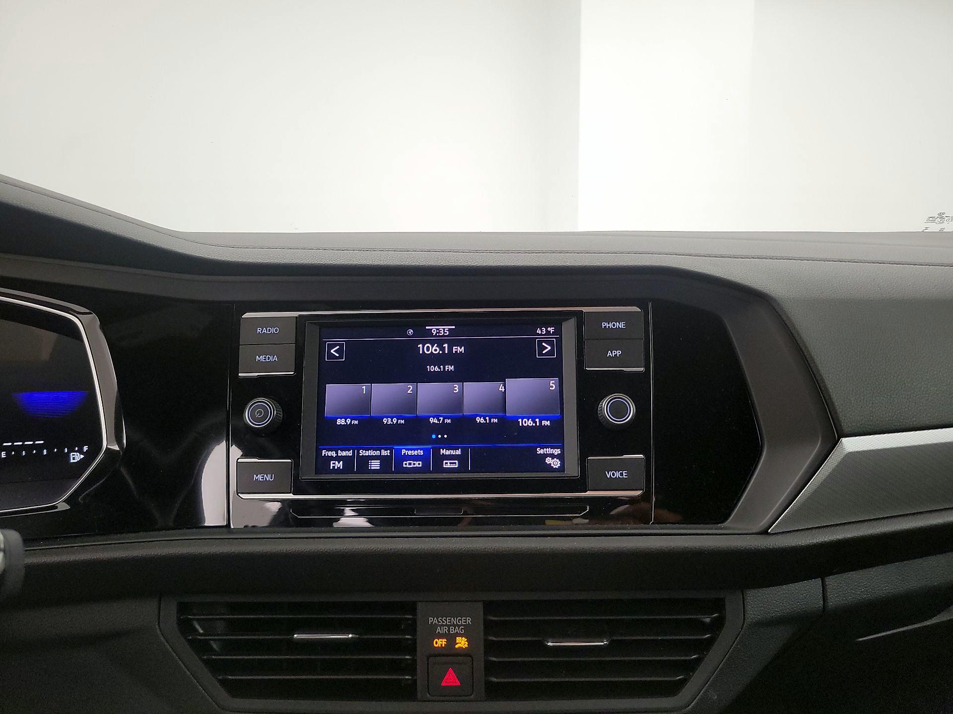 Thumbnail: 2023 Volkswagen Jetta - 15