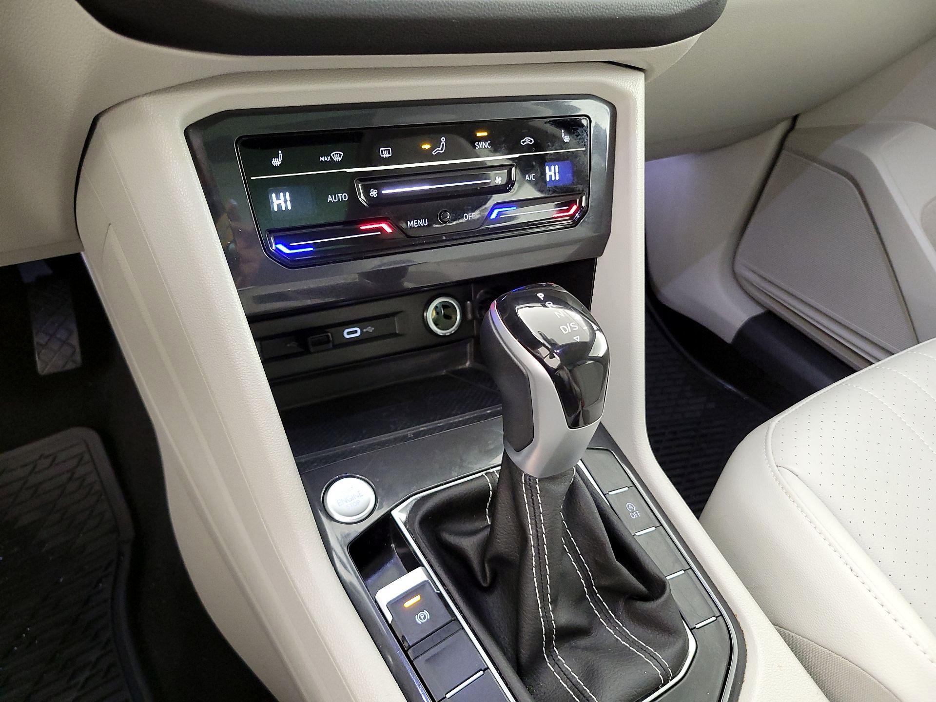 Thumbnail: 2023 Volkswagen Tiguan - 16