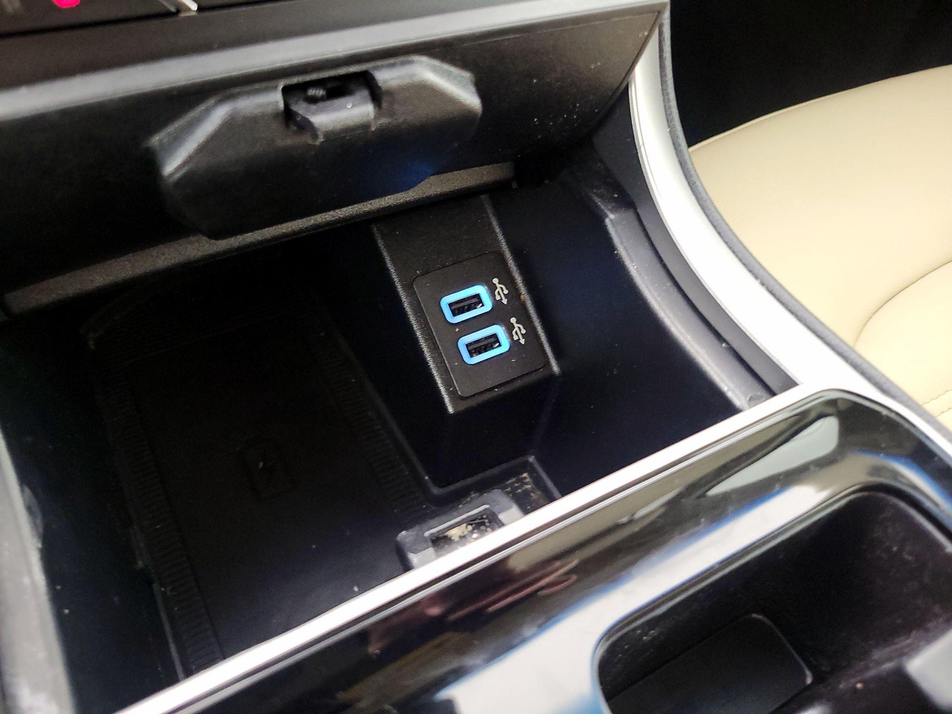 Thumbnail: 2019 Ford Edge - 18