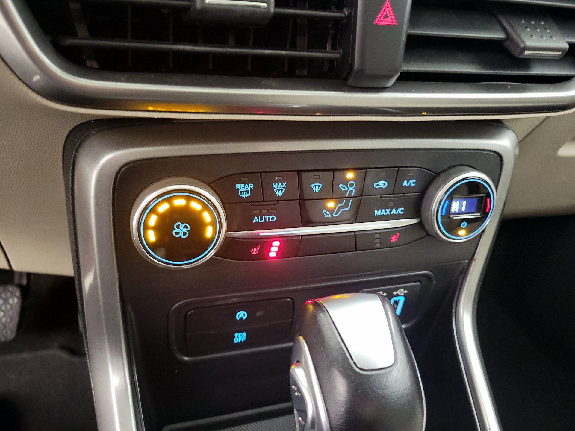 Thumbnail: 2018 Ford EcoSport - 16