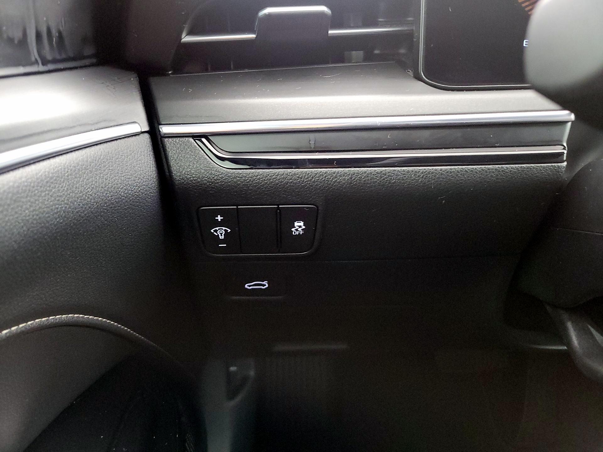 Thumbnail: 2025 Kia K5 - 13