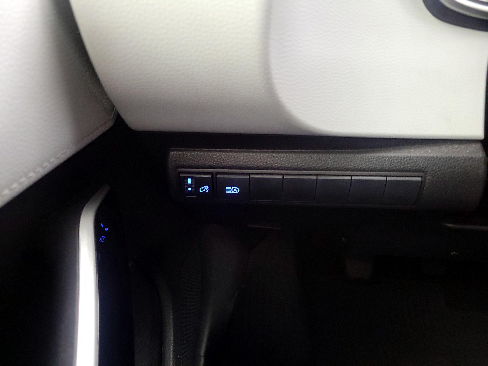 Thumbnail: 2021 Toyota Corolla - 13