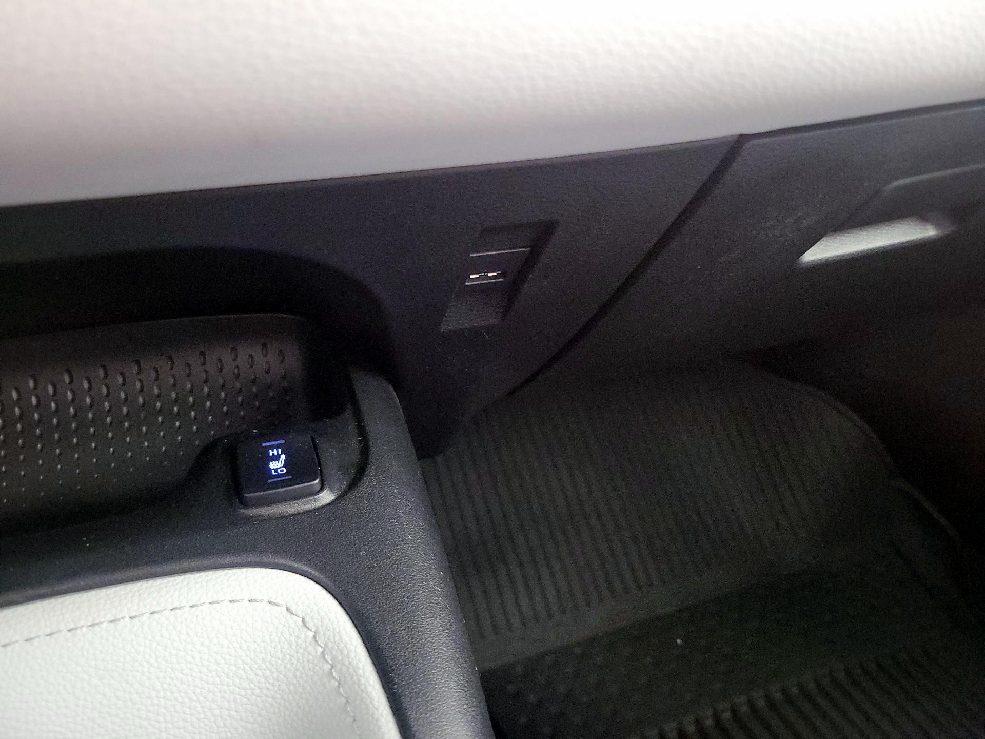 Thumbnail: 2021 Toyota Corolla - 18