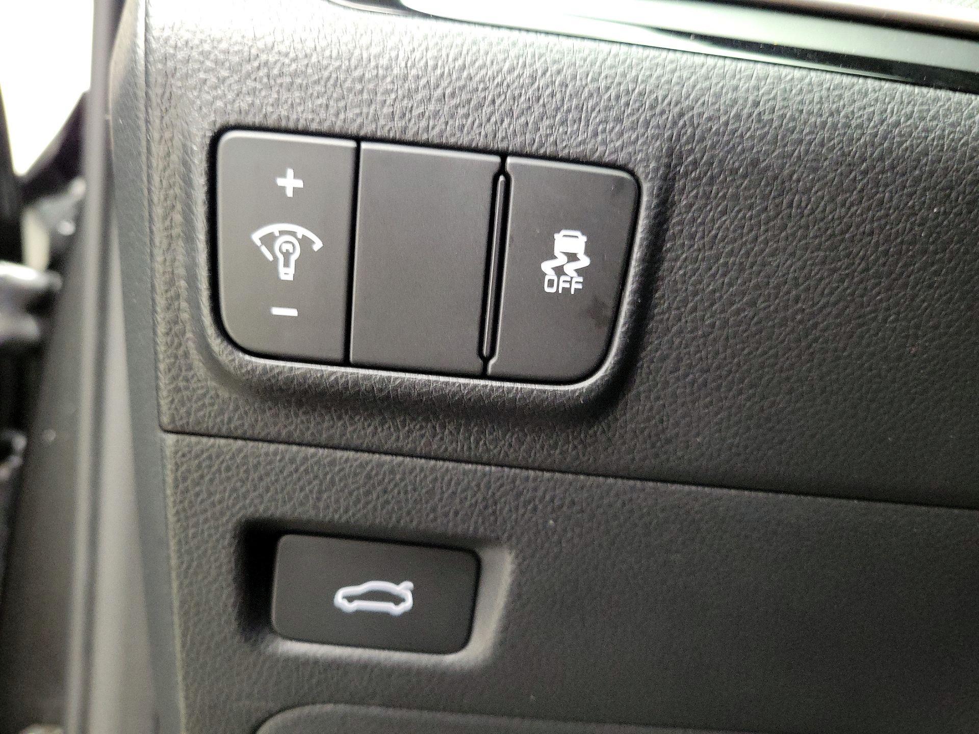 Thumbnail: 2025 Kia K5 - 13