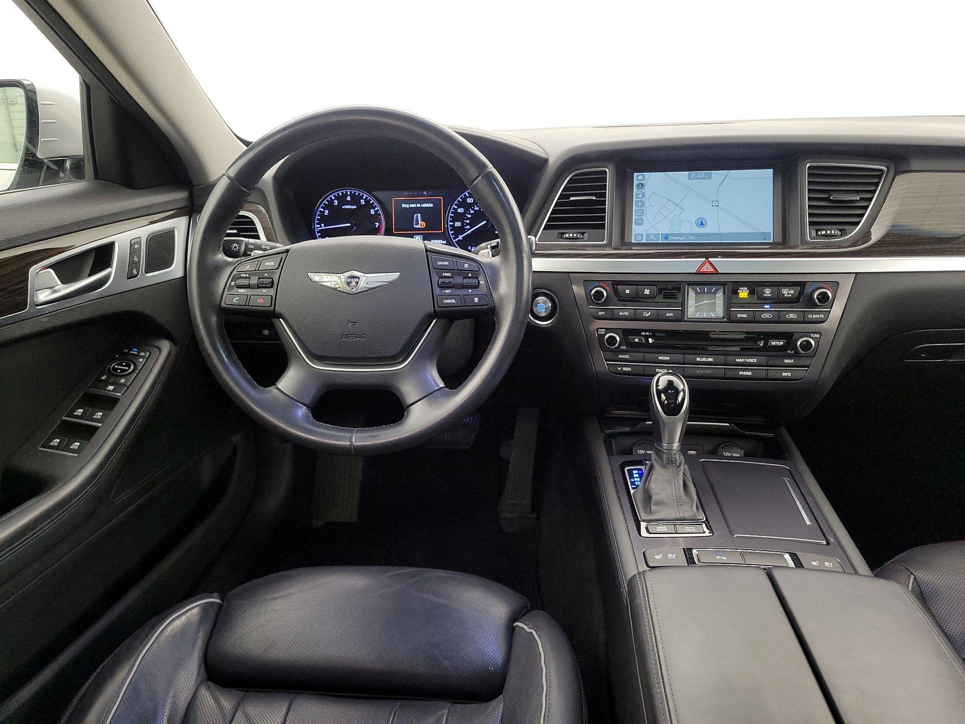 Thumbnail: 2015 Hyundai Genesis - 10