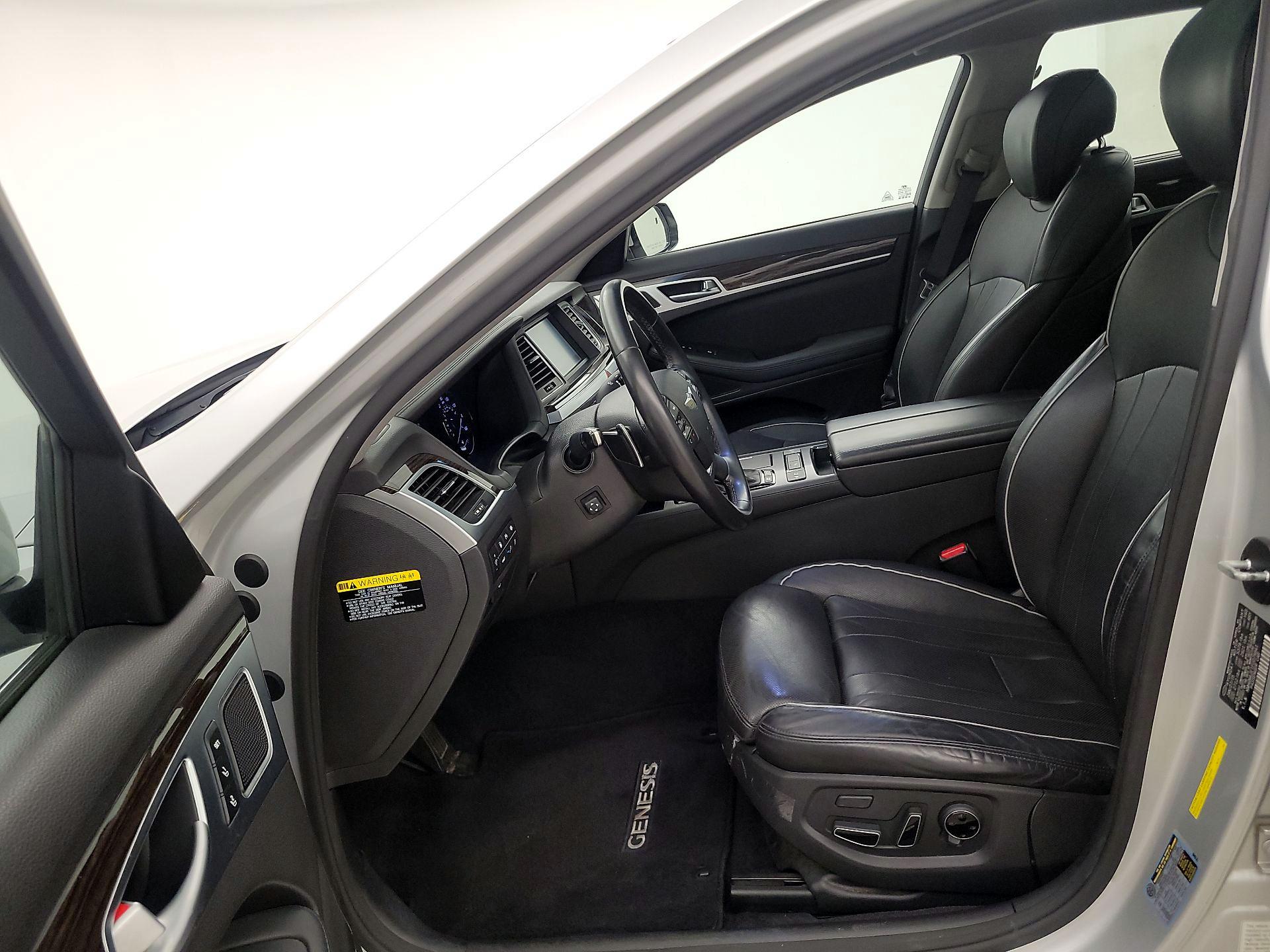 Thumbnail: 2015 Hyundai Genesis - 11