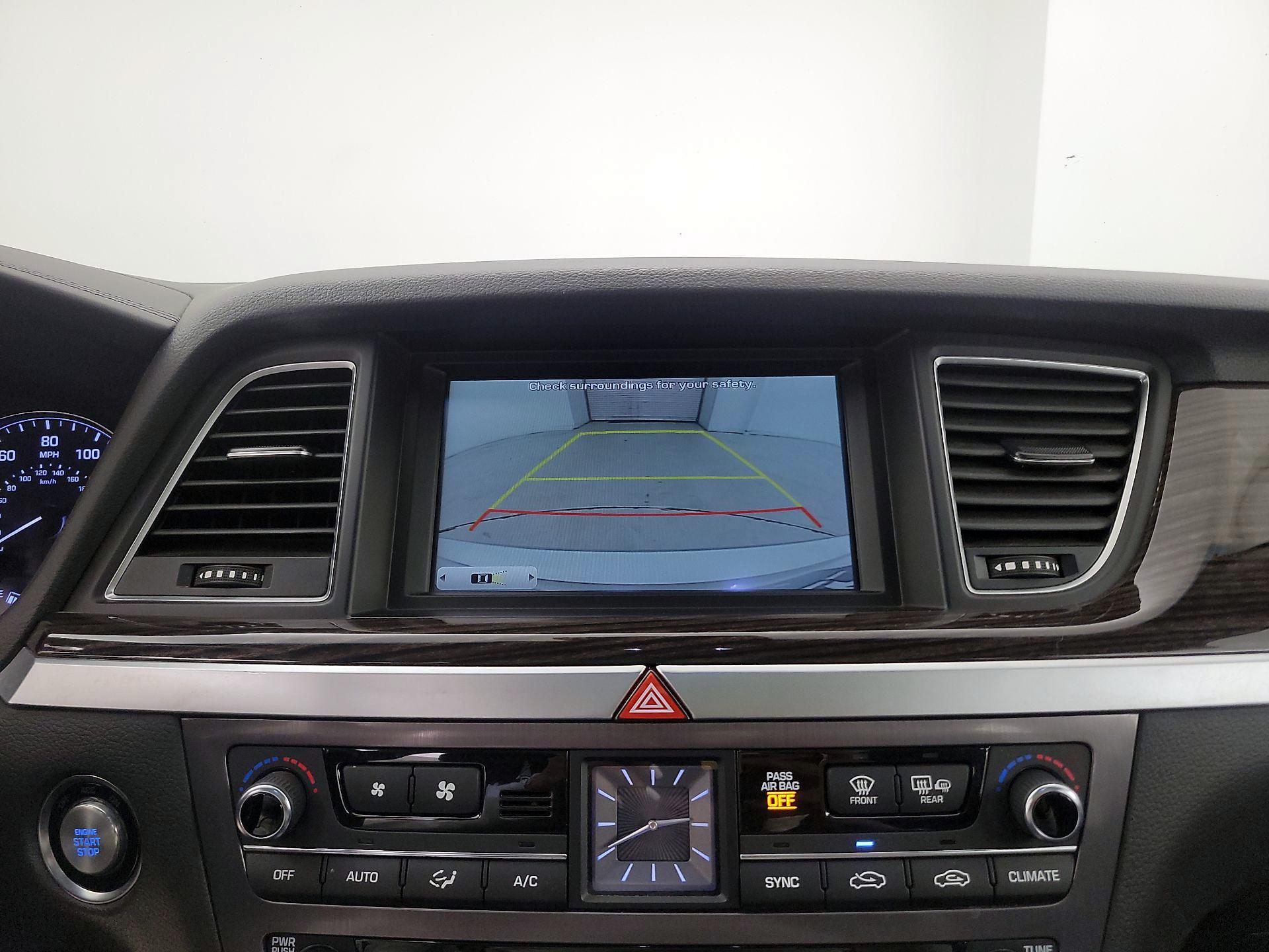 Thumbnail: 2015 Hyundai Genesis - 15