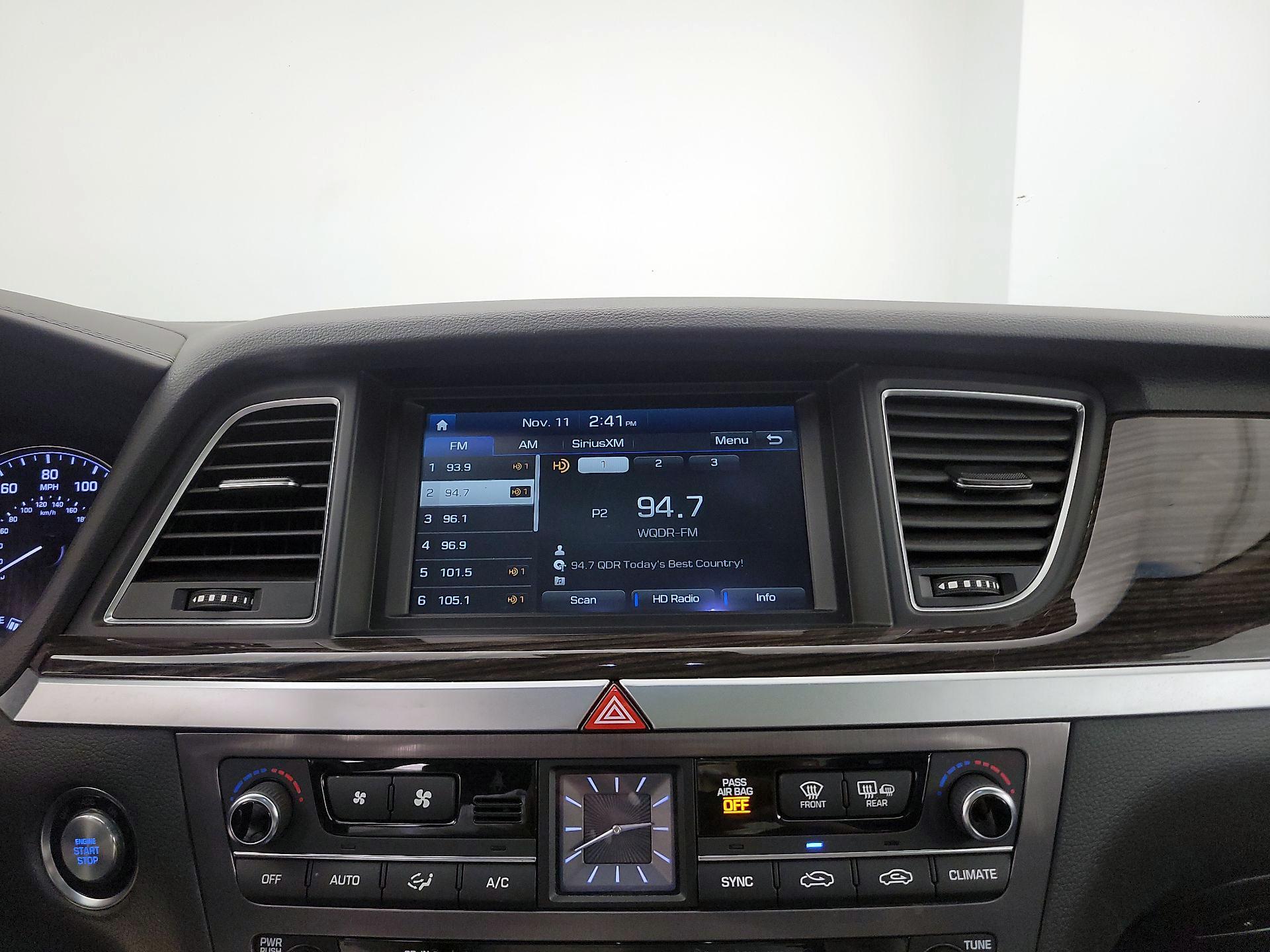 Thumbnail: 2015 Hyundai Genesis - 16