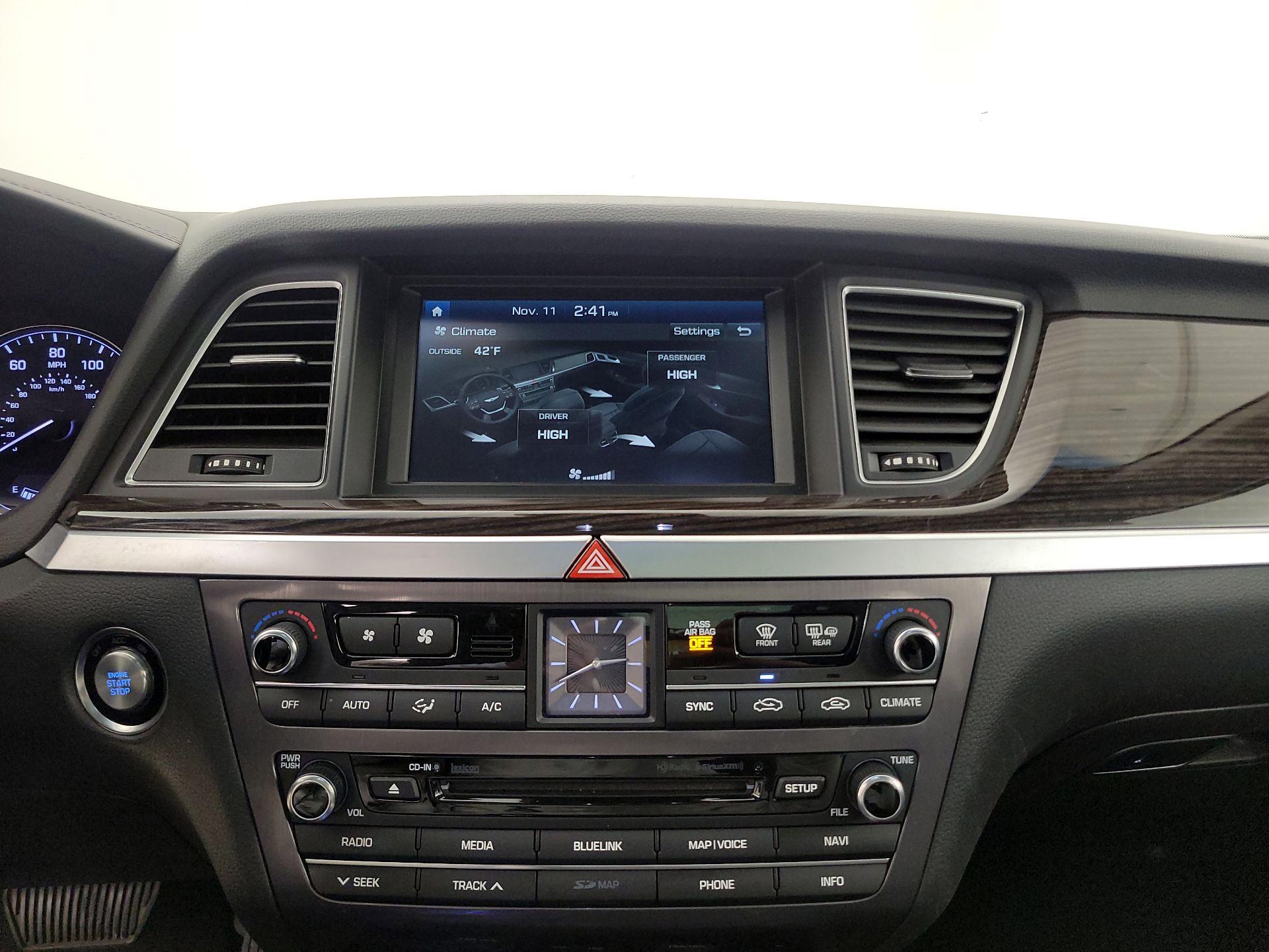 Thumbnail: 2015 Hyundai Genesis - 17